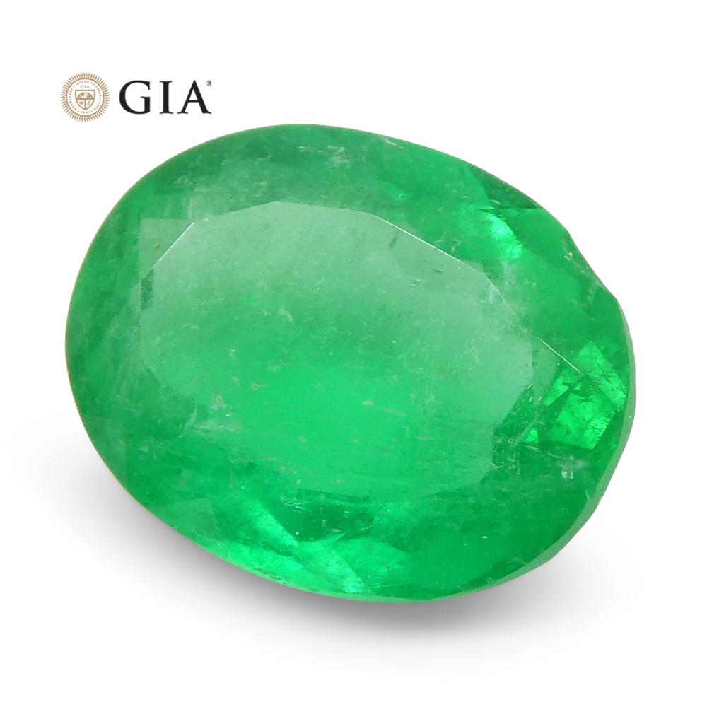 1.62ct Oval Emerald GIA Certified Colombian In New Condition For Sale In Toronto, Ontario