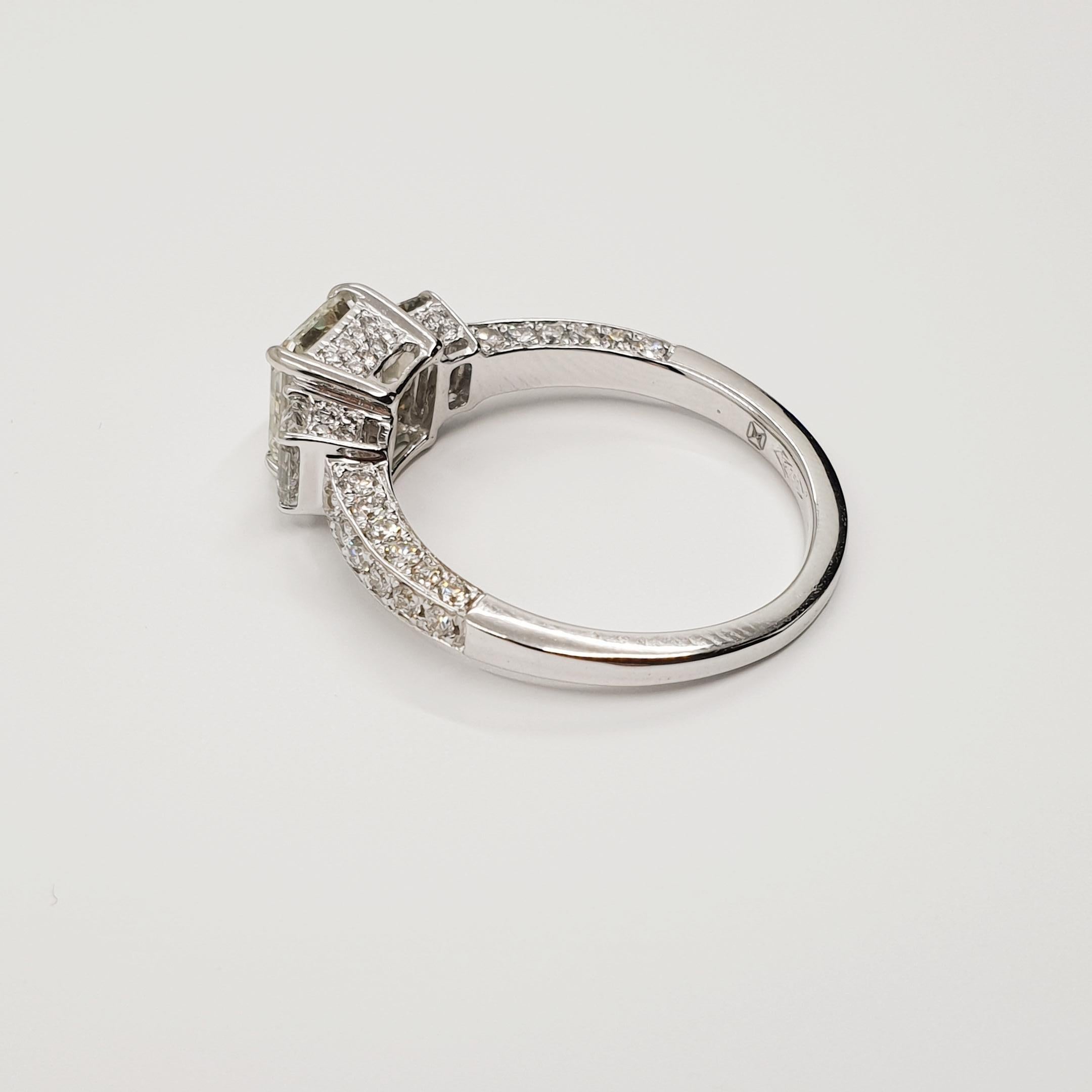 1.63 Carat Asscher Diamond Ring I/VVS 18k Gold, Baguette and Brilliant Sides For Sale 5