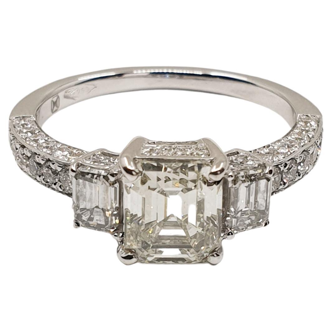 1.63 Carat Asscher Diamond Ring I/VVS 18k Gold, Baguette and Brilliant Sides For Sale