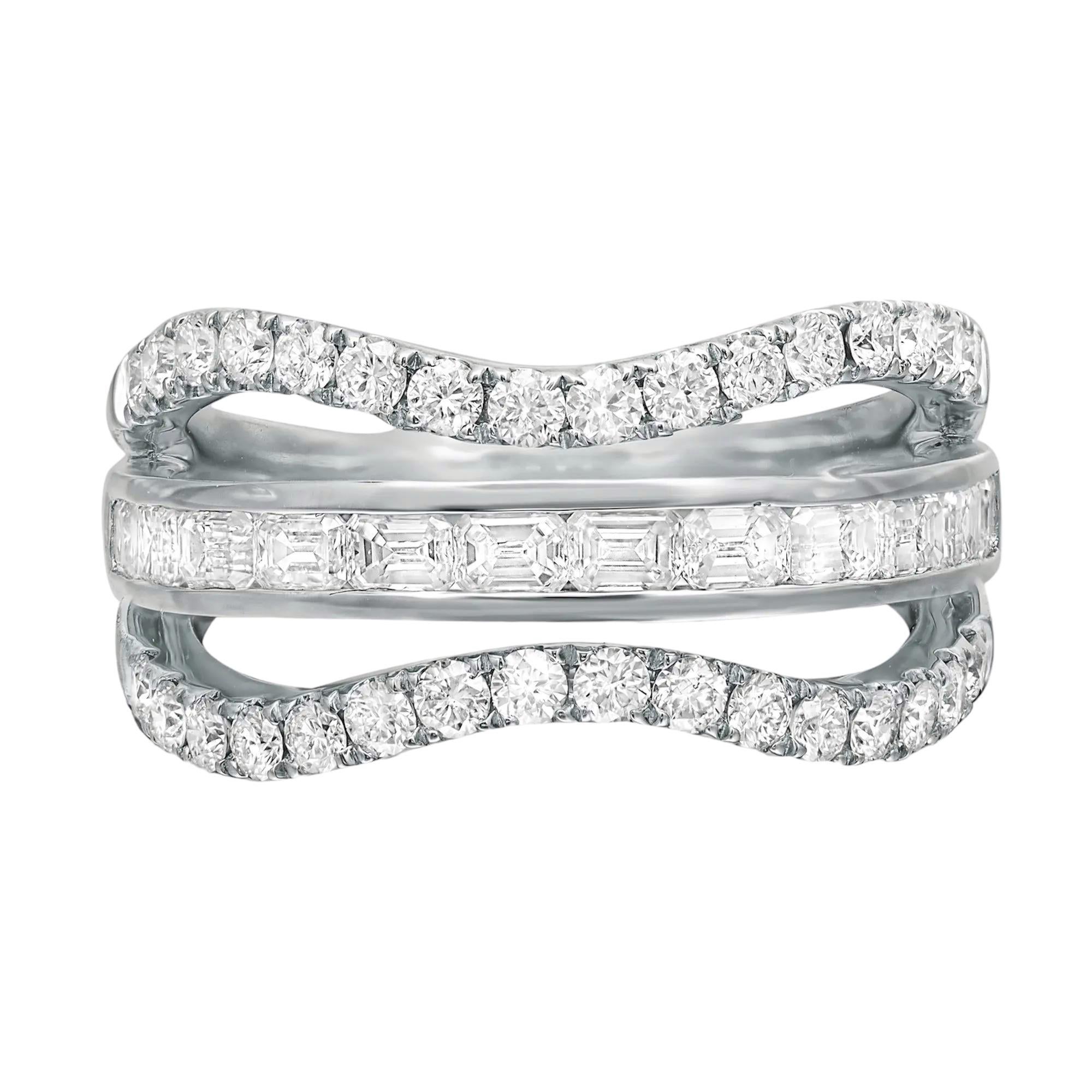 For Sale:  1.60 Carat Emerald and Round Cut Diamond Ring 18K White Gold 4