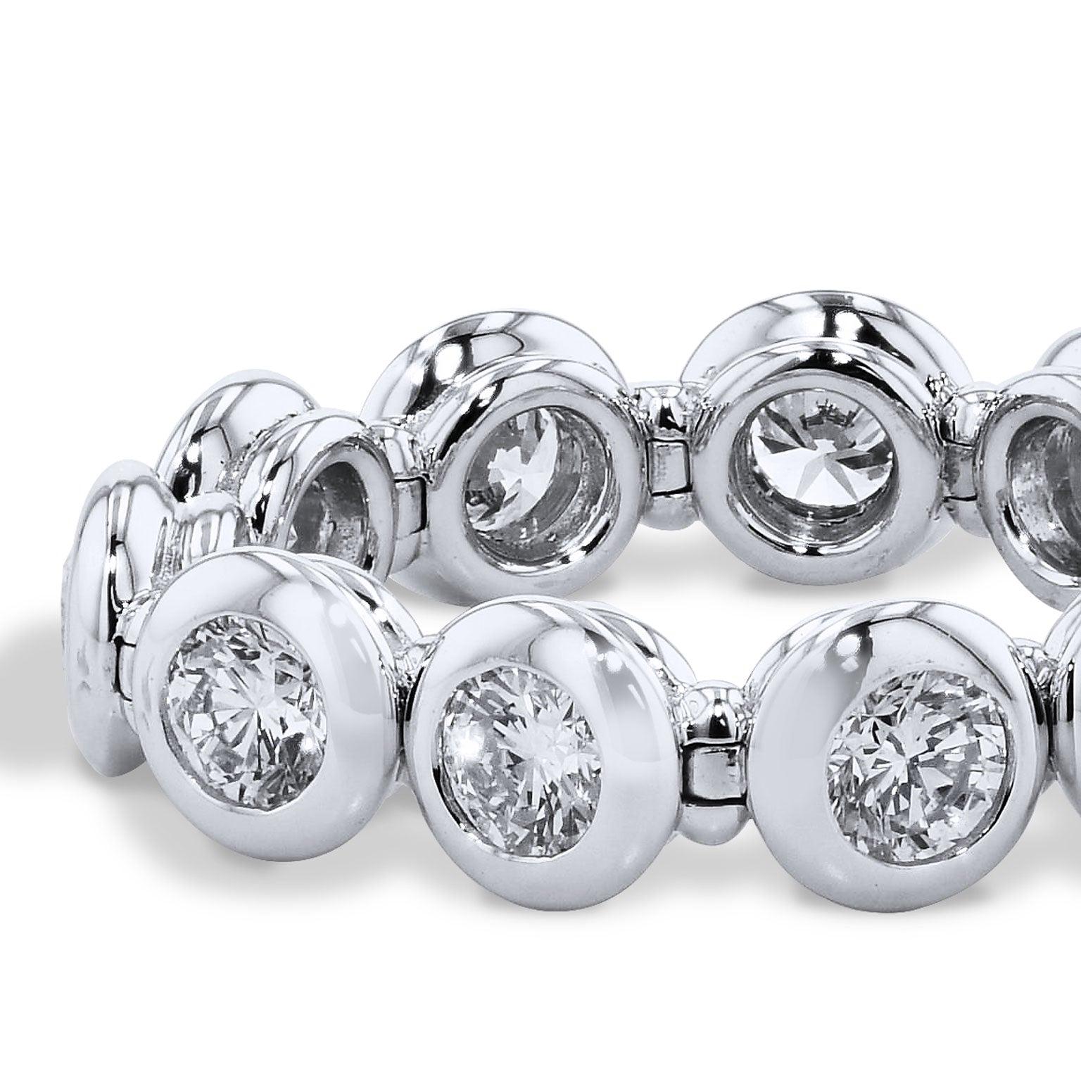 Modern 1.63 Carat Diamond Bezel-Set Flexi-Band Ring For Sale