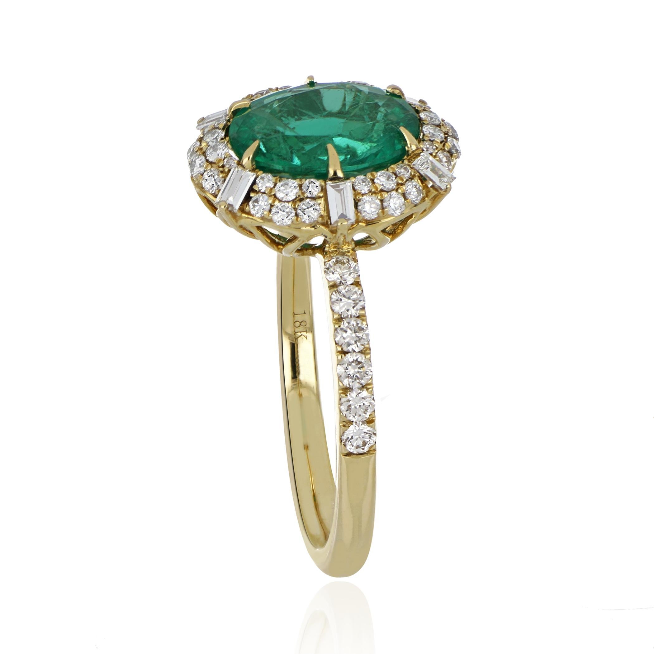 Contemporary 1.63 Carat Emerald Ring with Diamonds in 18 Karat Yellow Gold