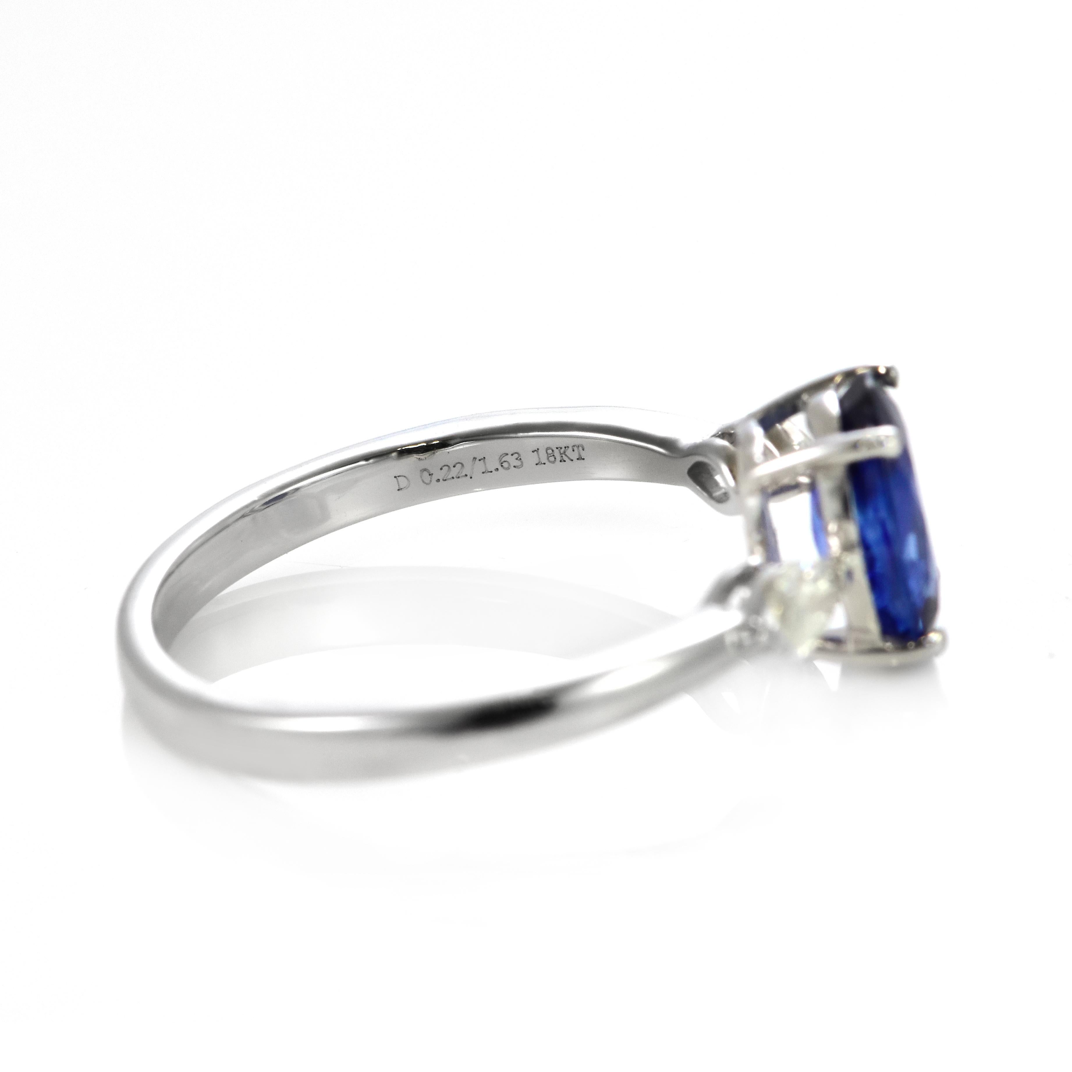 1.63 Carat Natural Royal Blue Sapphire and Diamond Ring Made in 18K White Gold For Sale 4
