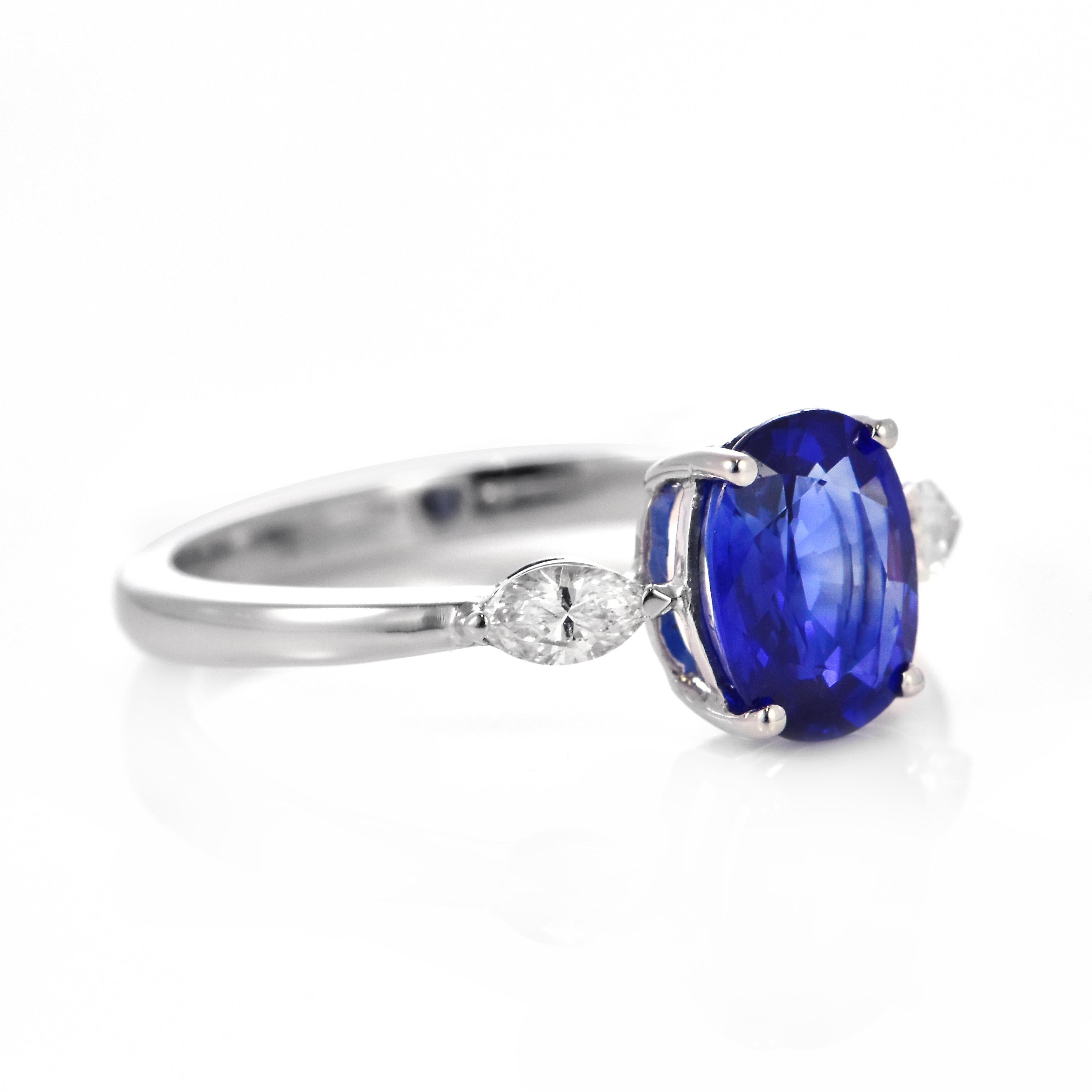 1.63 Carat Natural Royal Blue Sapphire and Diamond Ring Made in 18K White Gold For Sale 3
