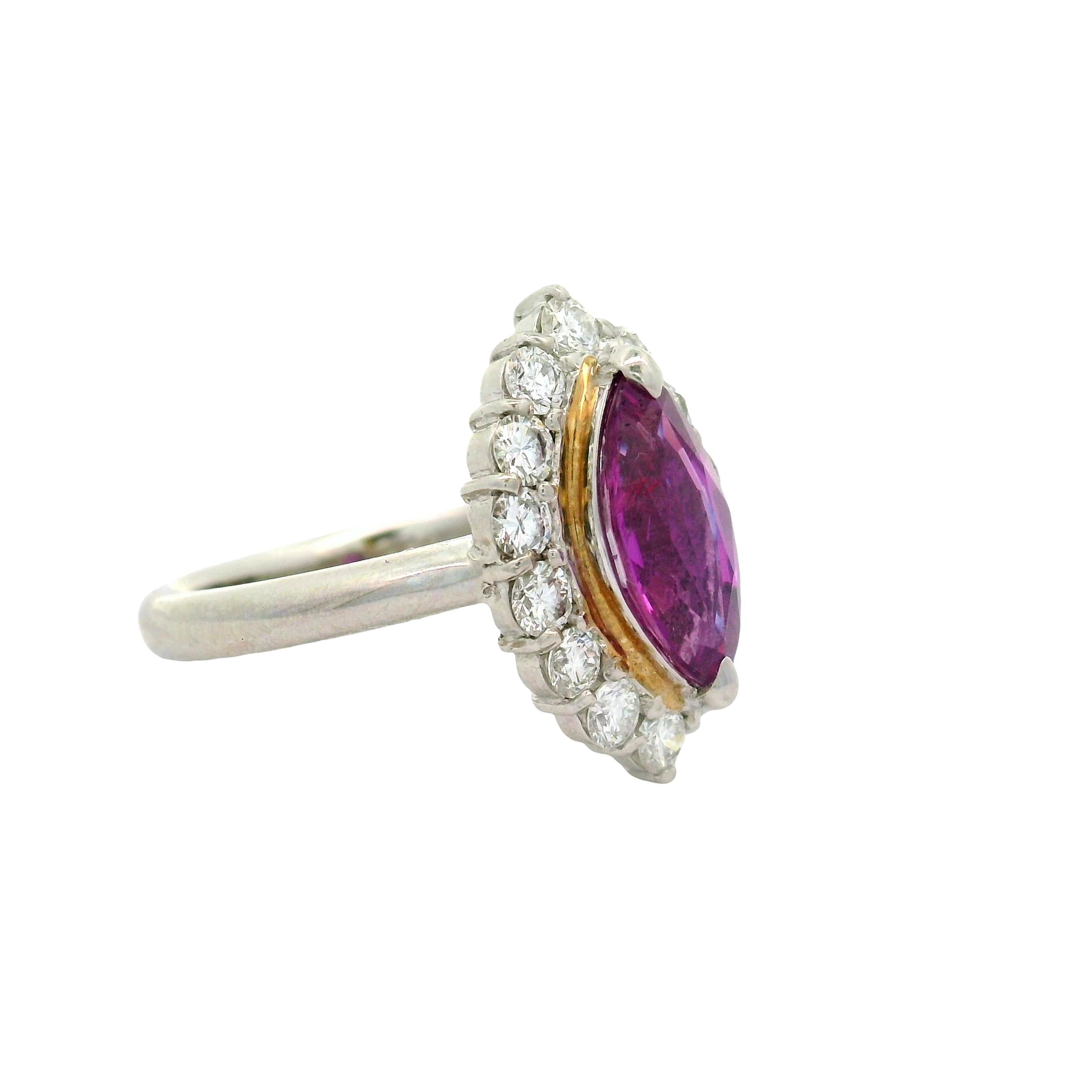 Anillo de platino con diamante zafiro rosa sin calor de 1.63 quilates, certificado GIA Corte marquesa en venta