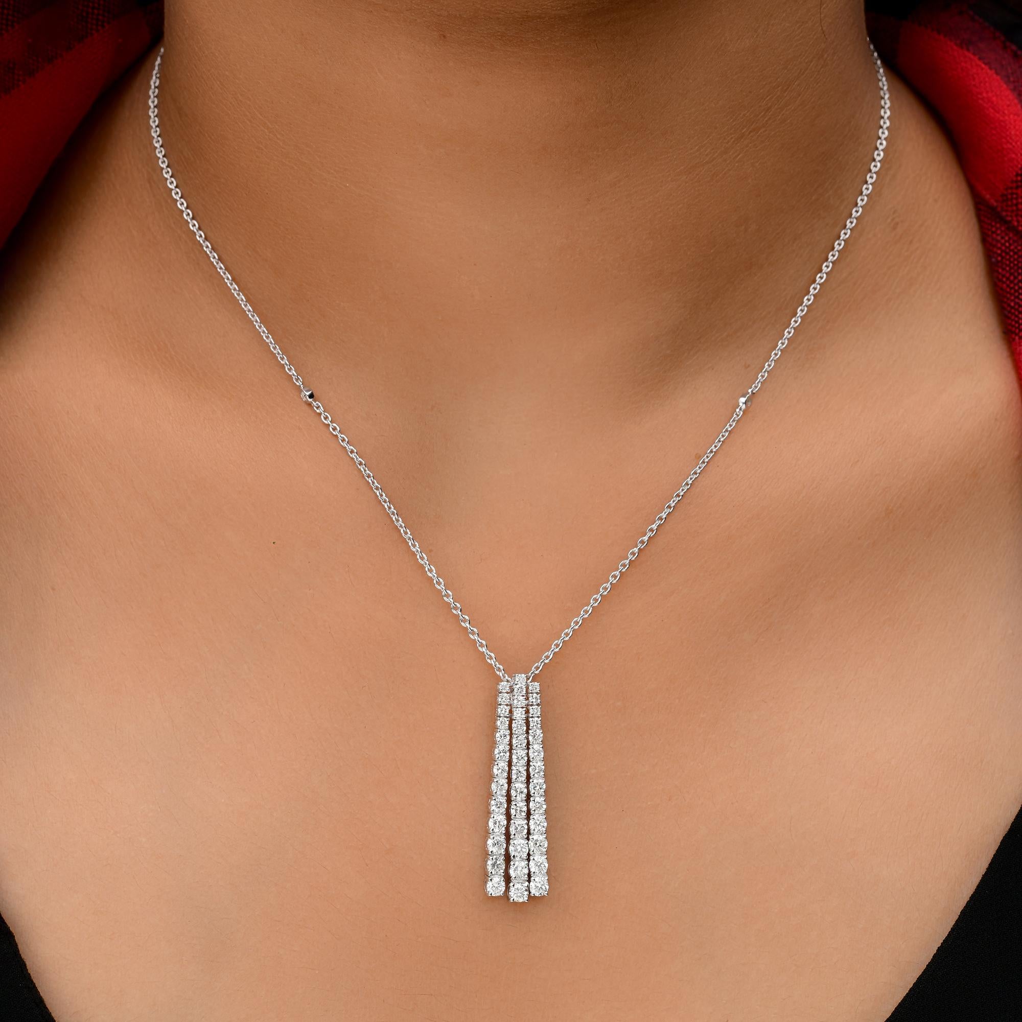 Collana con ciondolo di diamanti taglio brillante rotondo da 1,63 carati SI/H in oro bianco 18 carati In condizioni Nuovo in vendita a Diera, Dubai