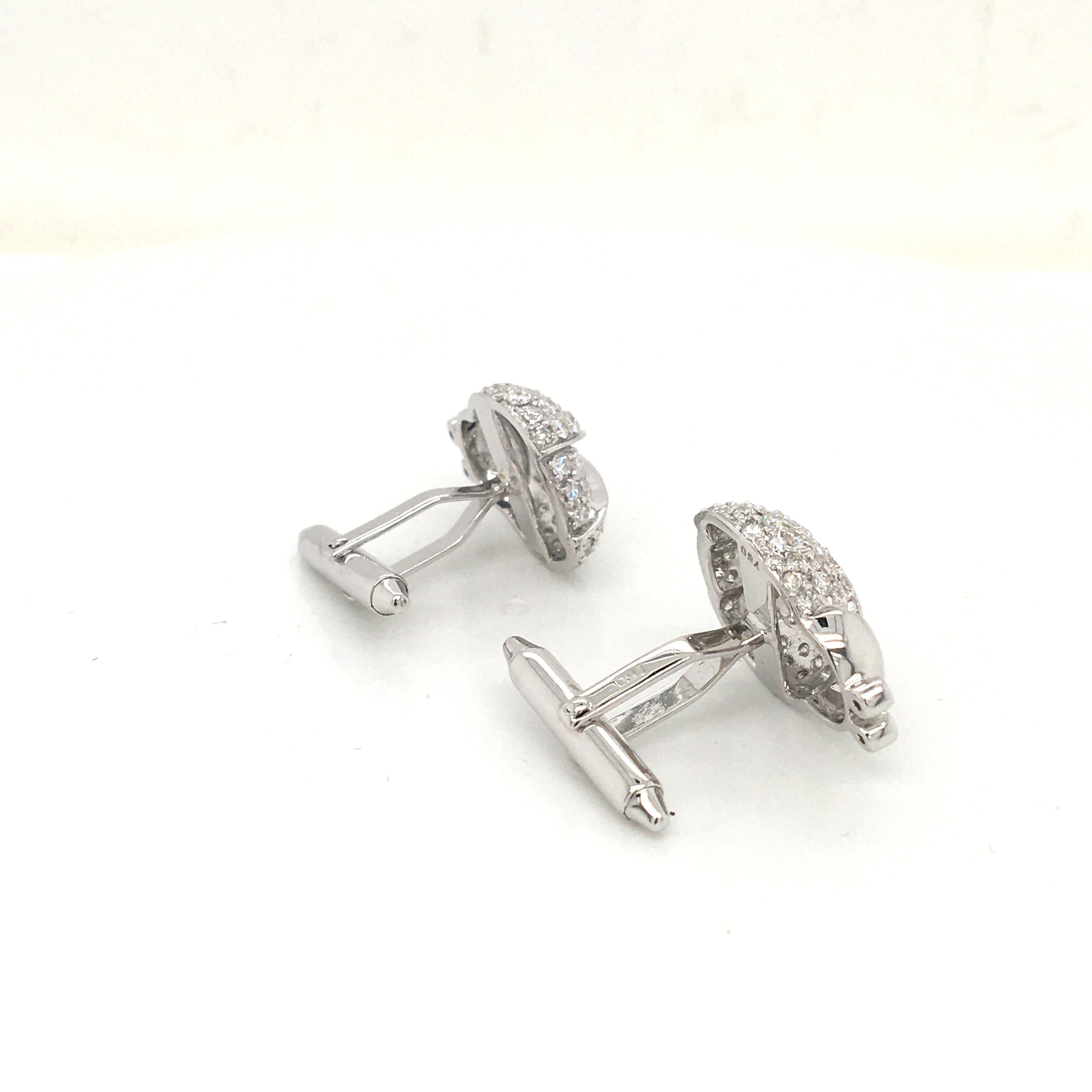 18 Kt white gold cufflinks
designed as a Ladybug
total diamond 1.63 round cut color G clarity VS
Made in Italy come in a Box

