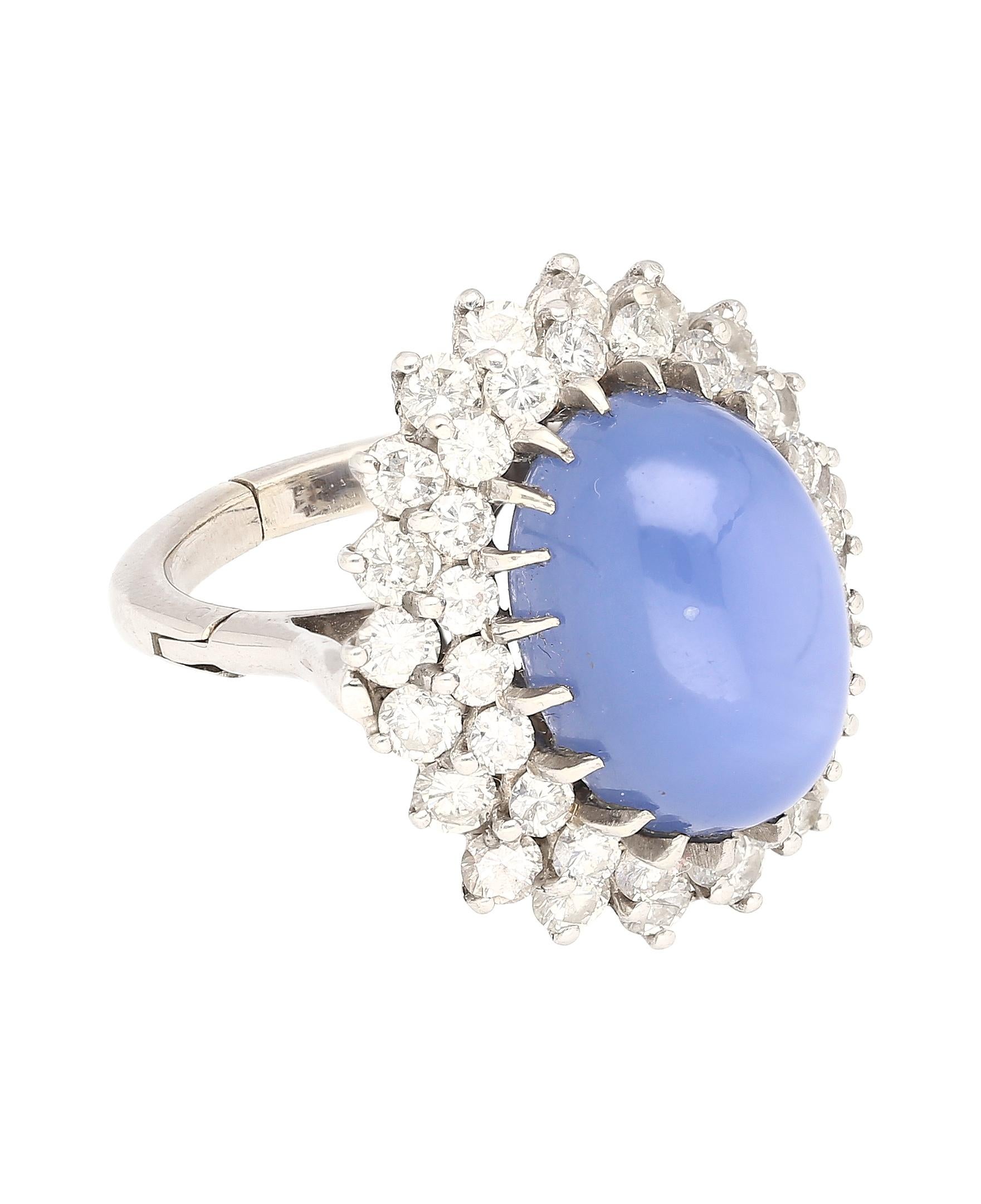 Art Deco 16.30ct No Heat Blue Star-Sapphire 18K Ring in Vintage Platinum & Diamond Halo For Sale