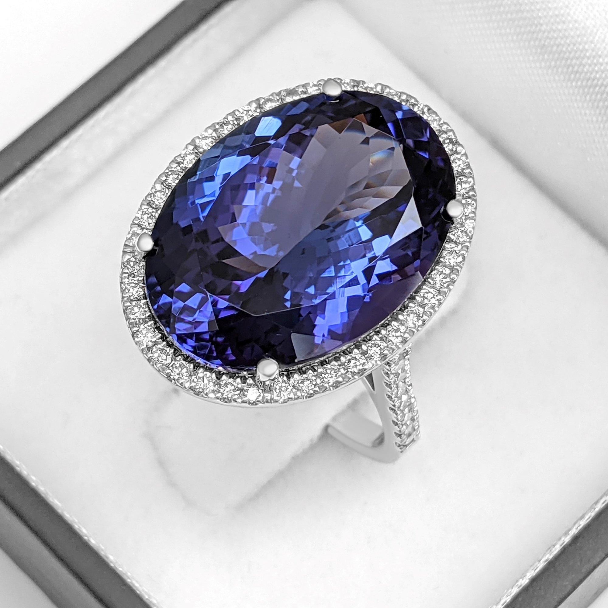 Oval Cut NO RESERVE - 16.31ct Oval Tanzanite & 0.60cttw Diamonds, 18K White Gold Ring