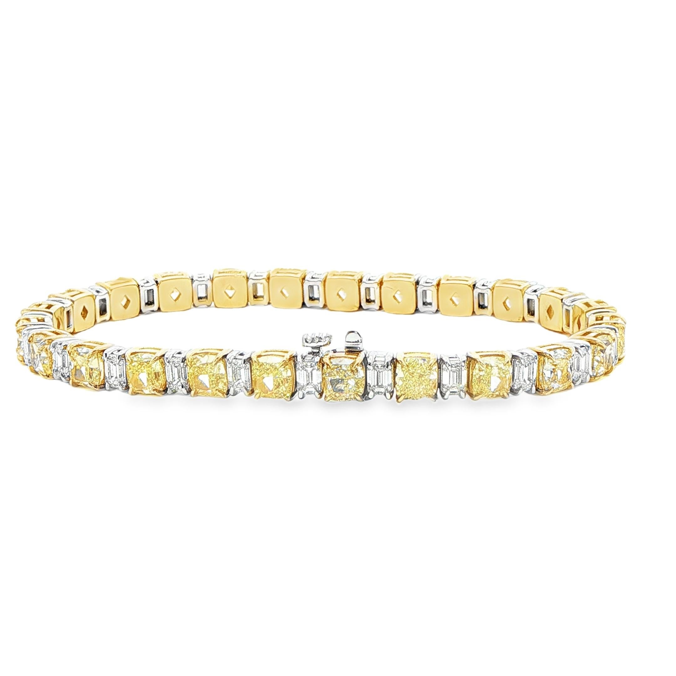 16.35CT. Bracelet en or 18K W/Y avec diamant jaune fantaisie et diamant taille émeraude en vente 2