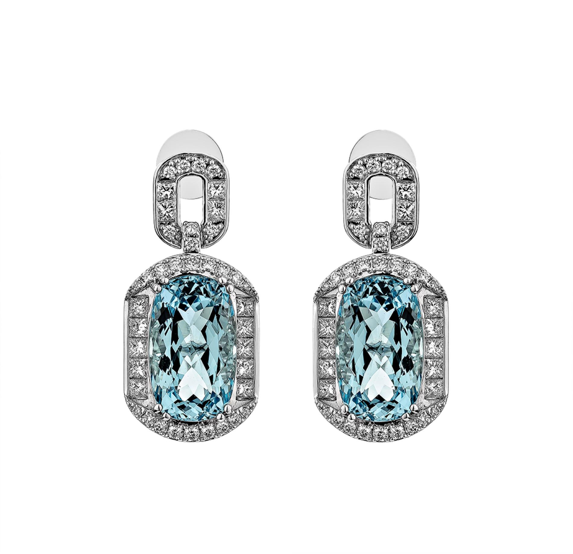 Contemporary 16.369 Carat Aquamarine Drop Earring in 18Karat Whtie Gold With White Diamond. For Sale