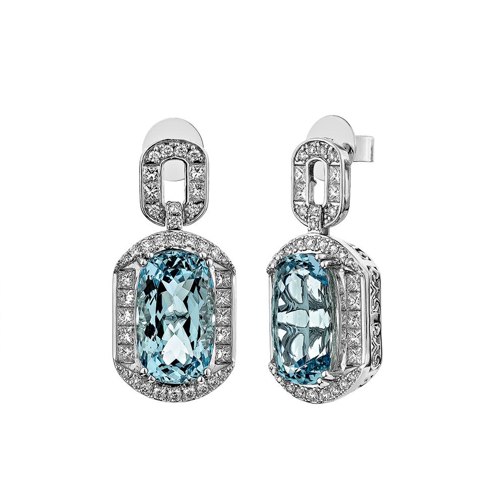 Taille coussin Sunita Nahata Aigue-marine 16.36ct. Boucle d'oreille pendante en 18KWG avec diamant. en vente