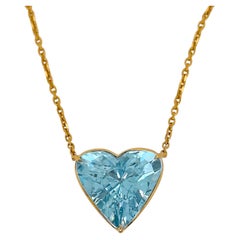 Collana in oro giallo con diamante rotondo e acquamarina da 16,39 carati