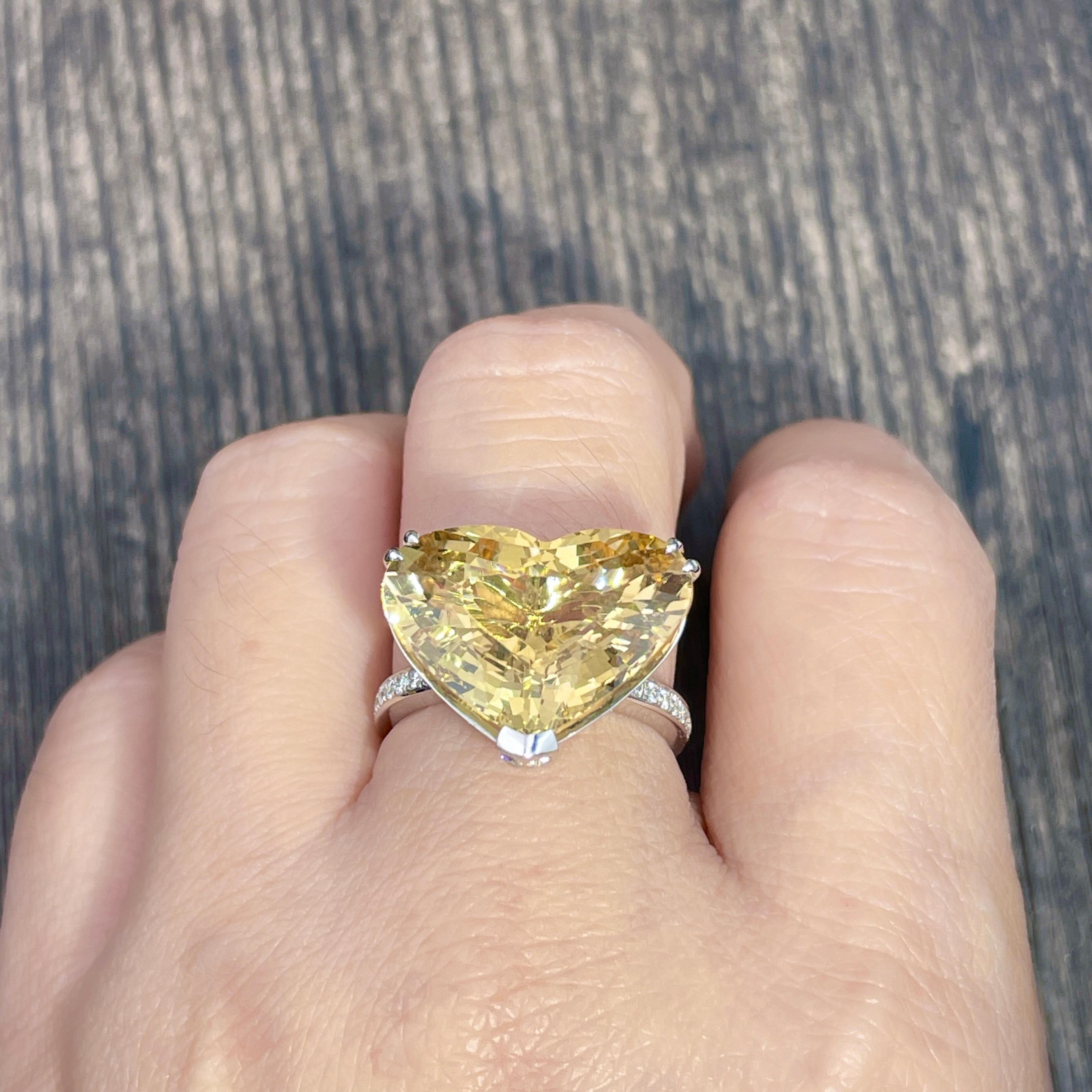 Eostre Bague en or blanc 18 carats avec béryl jaune intense et diamants en vente 2
