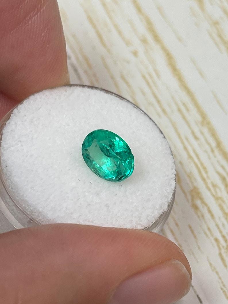 1.64 Carat 9x7 Green Colombian Emerald - Oval Cut May Birthstone Gem For Sale 1