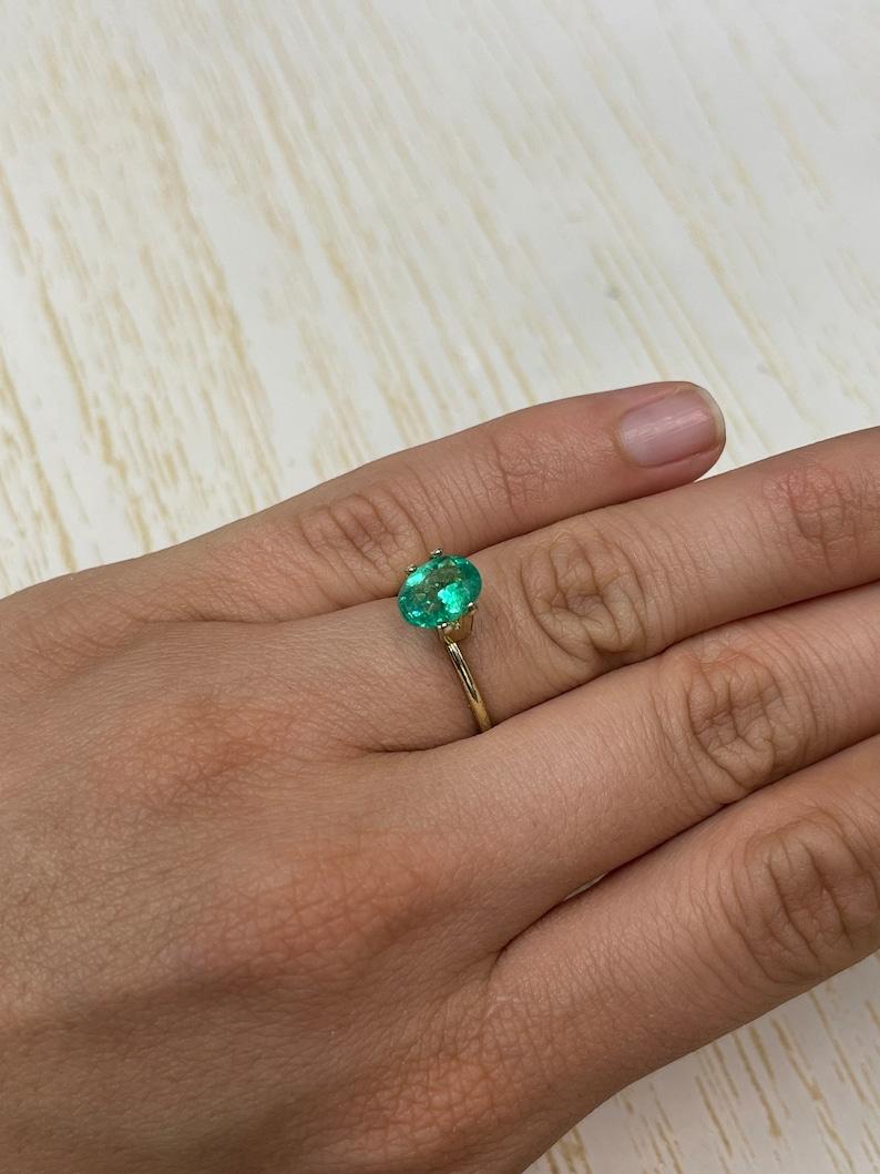 1.64 Carat 9x7 Green Colombian Emerald - Oval Cut May Birthstone Gem For Sale 4