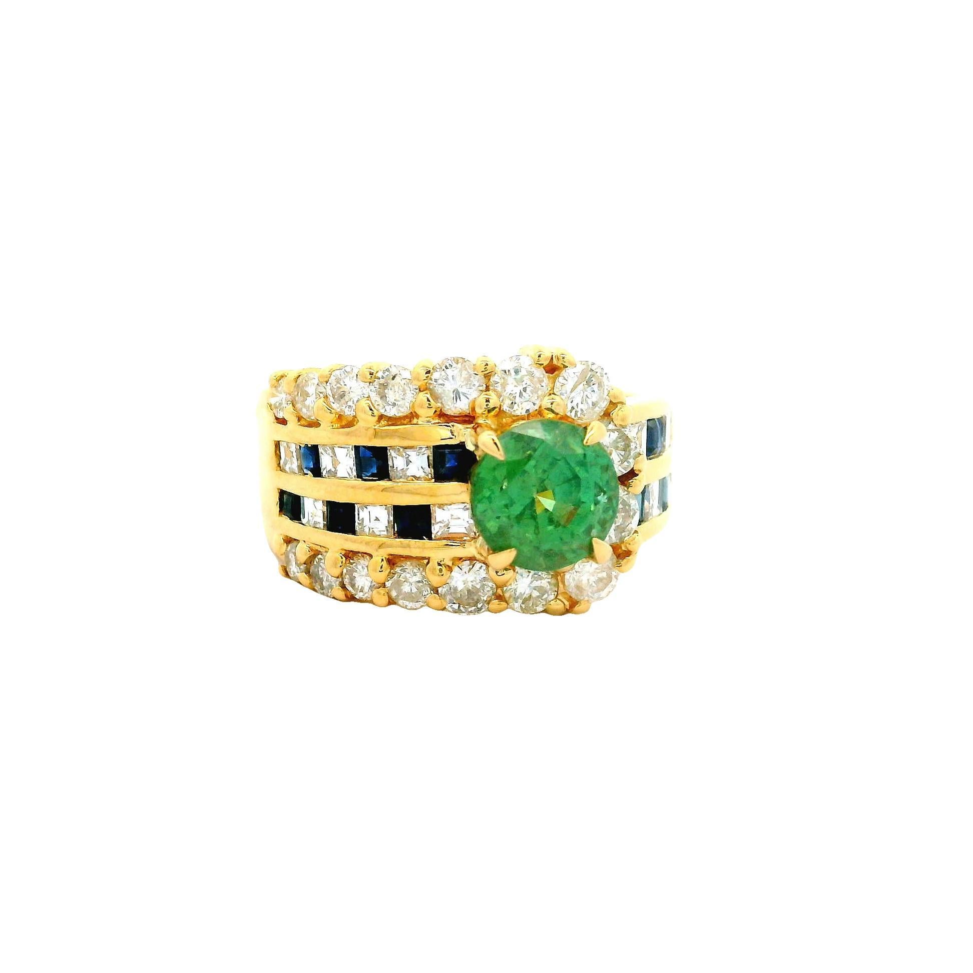 Cette bague de mode moderne présente un démantoïde captivant de 1,64 carat comme pièce maîtresse, rayonnant d'une couleur verte vibrante avec une dispersion et un feu excellents. Il est entouré de diamants blancs de taille ronde et de taille