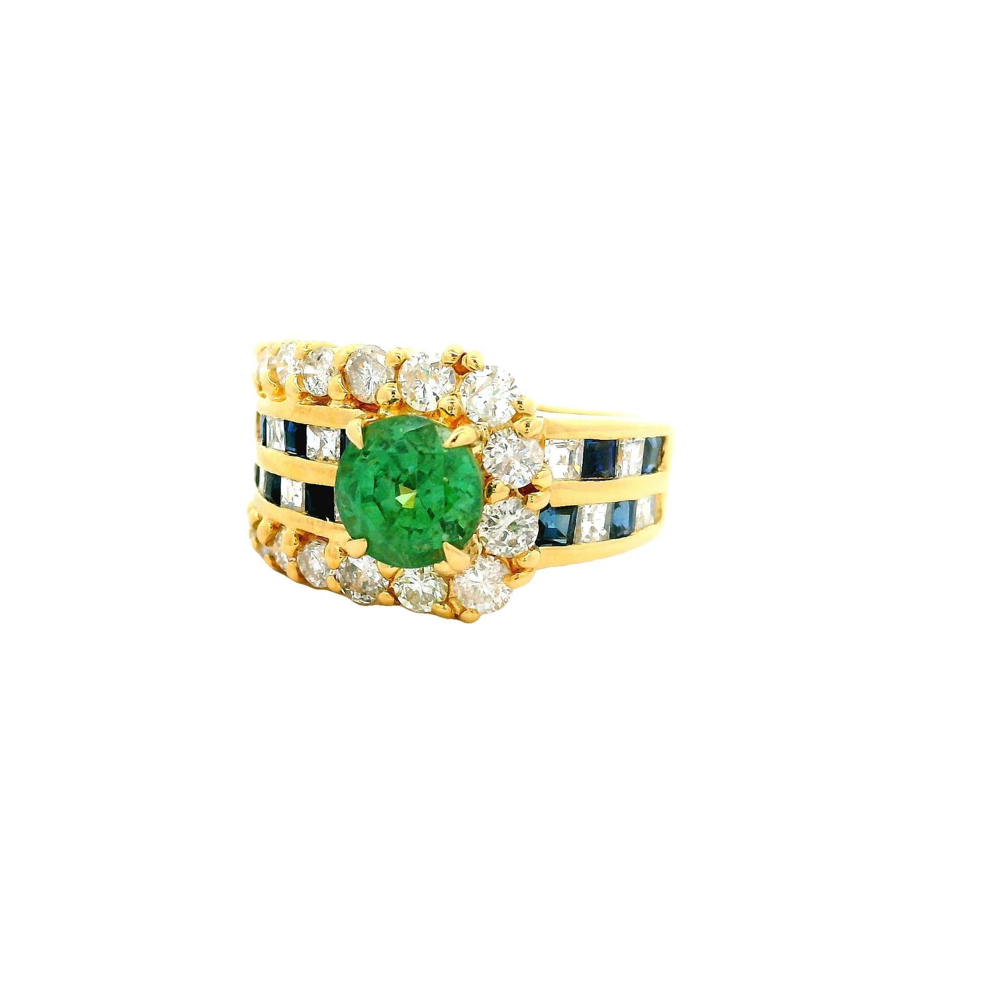 Moderne Bague en or jaune 18 carats, grenat démantoïde 1,64 carat, diamant, saphir en vente