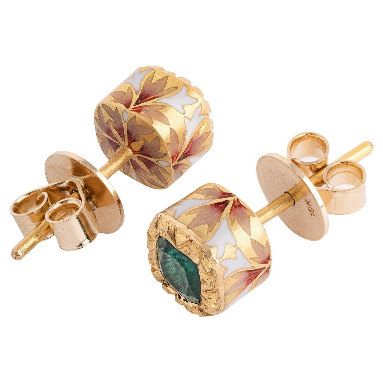 Schmücken Sie sich mit einem Hauch von Laune!

Wir präsentieren die klassischen und zugleich frechen Emerald Meenakari Ohrstecker von Agaro, eine wunderschöne Mischung aus zeitloser Tradition und zeitgenössischer Eleganz. Diese bezaubernden