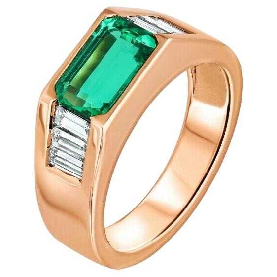 1.64 Carat Emerald Baguette Ring For Sale