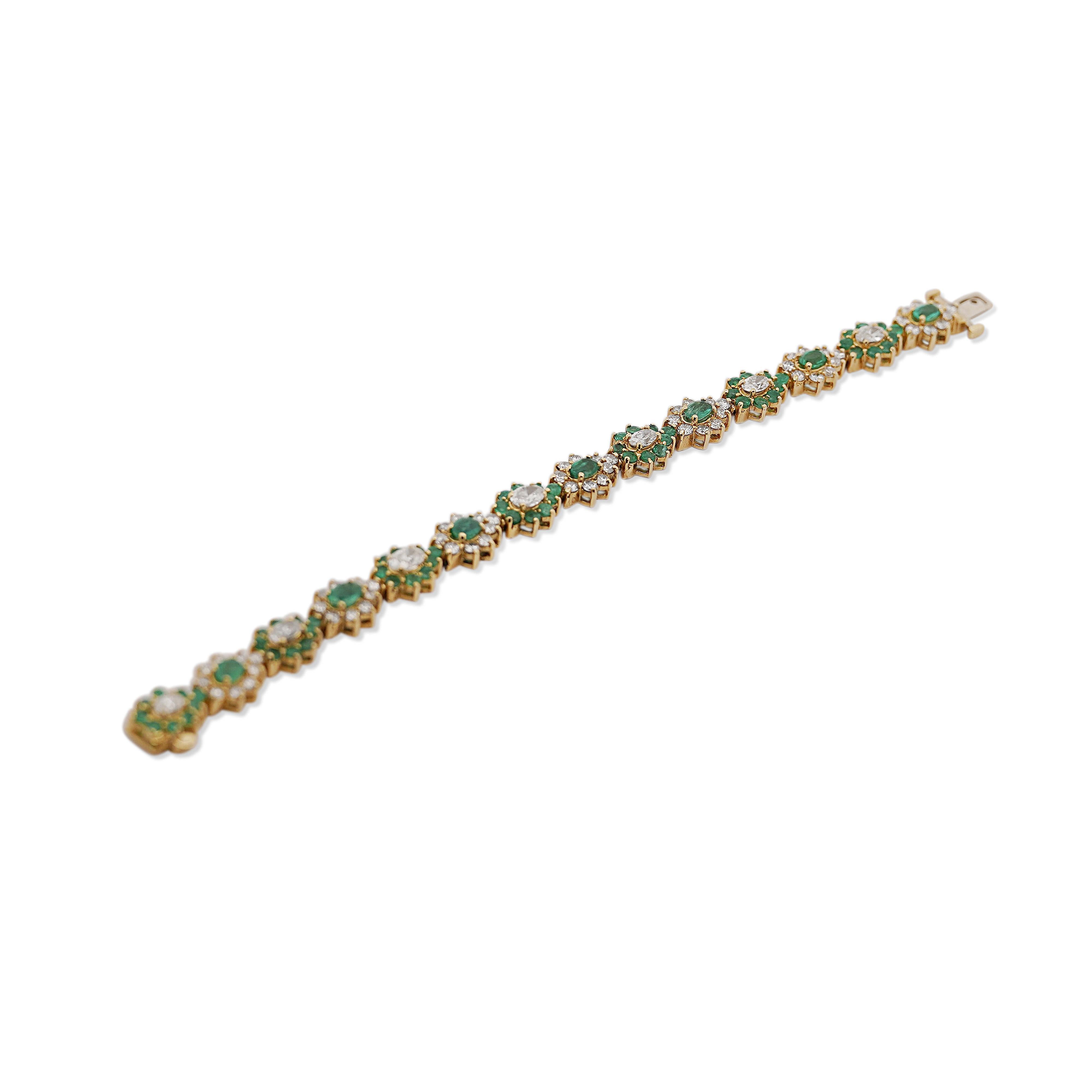 Bracelet à maillons en or jaune 14K avec diamants naturels de 7,9 carats et émeraudes de 8,5 carats.

Détails :
Type d'article : Bracelet en grappe
Métal : Or jaune 14K
Poids : 24.8 grammes
Largeur : 10 mm
Longueur : 7 pouces
Épaisseur : 5