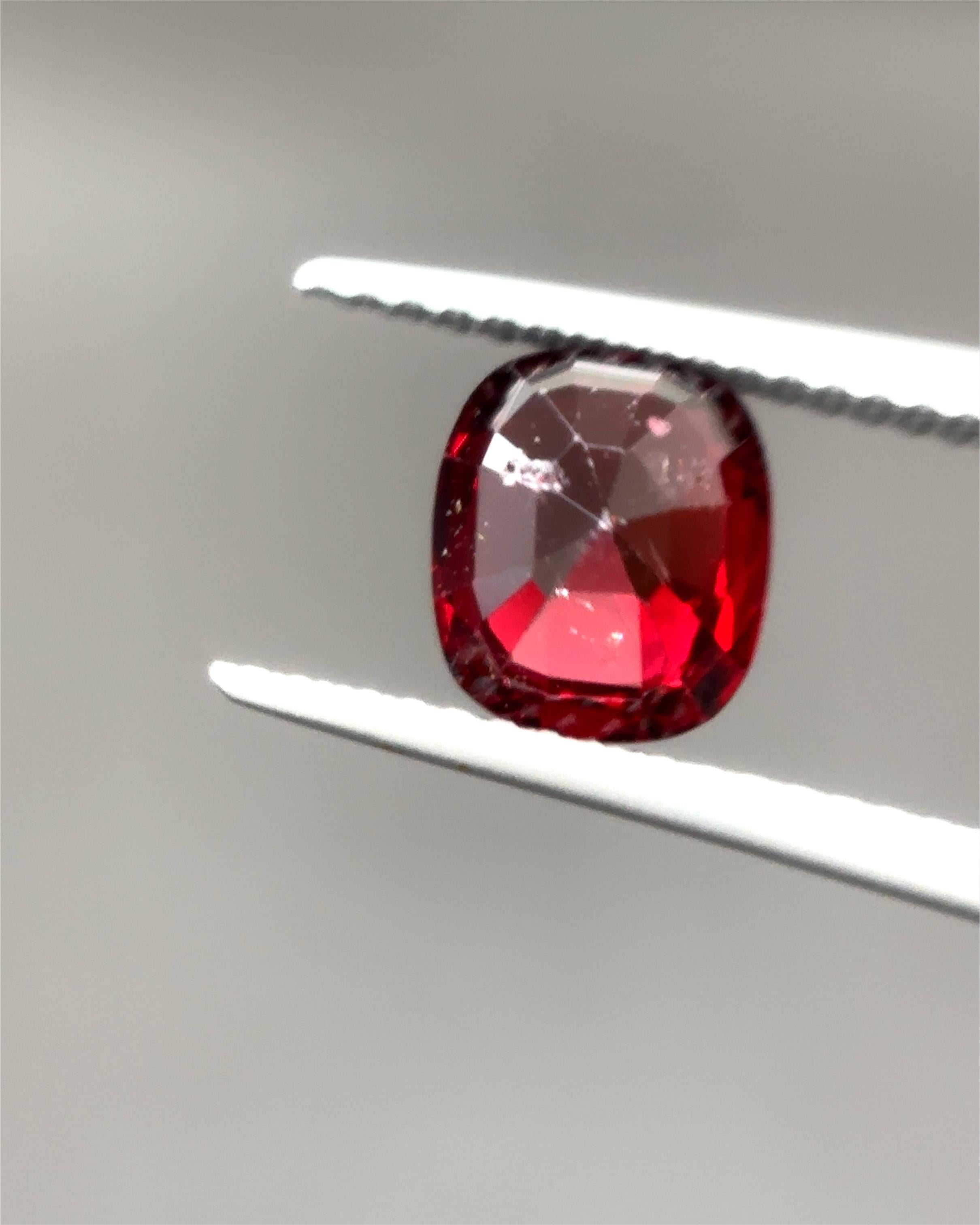 Spinelle rouge de Birmanie certifiée GIA et non chauffée de 1.64 carat en vente 1