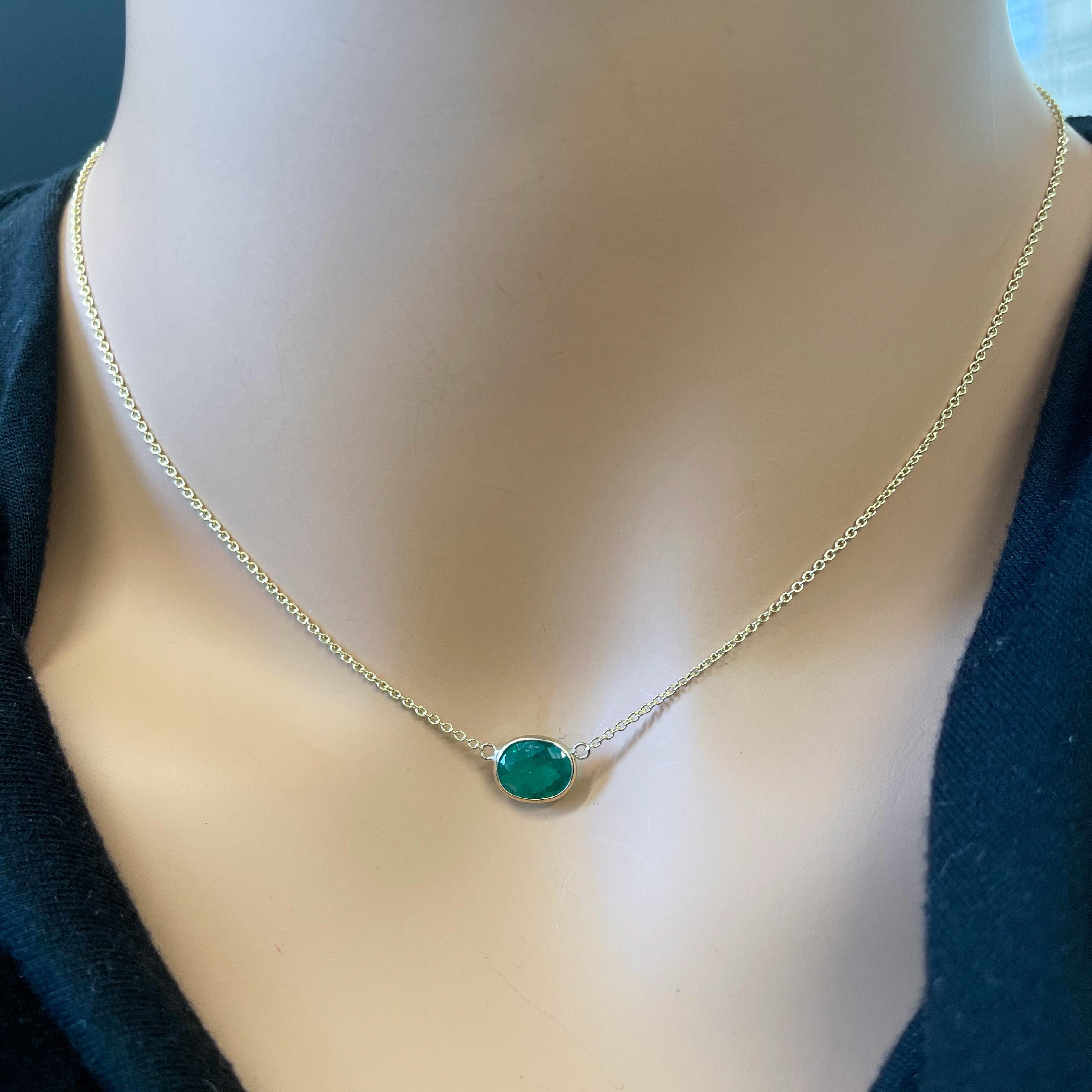 1.64 Carat Green Emerald Oval Cut Fashion Necklaces In 14K Yellow Gold In New Condition For Sale In Chicago, IL