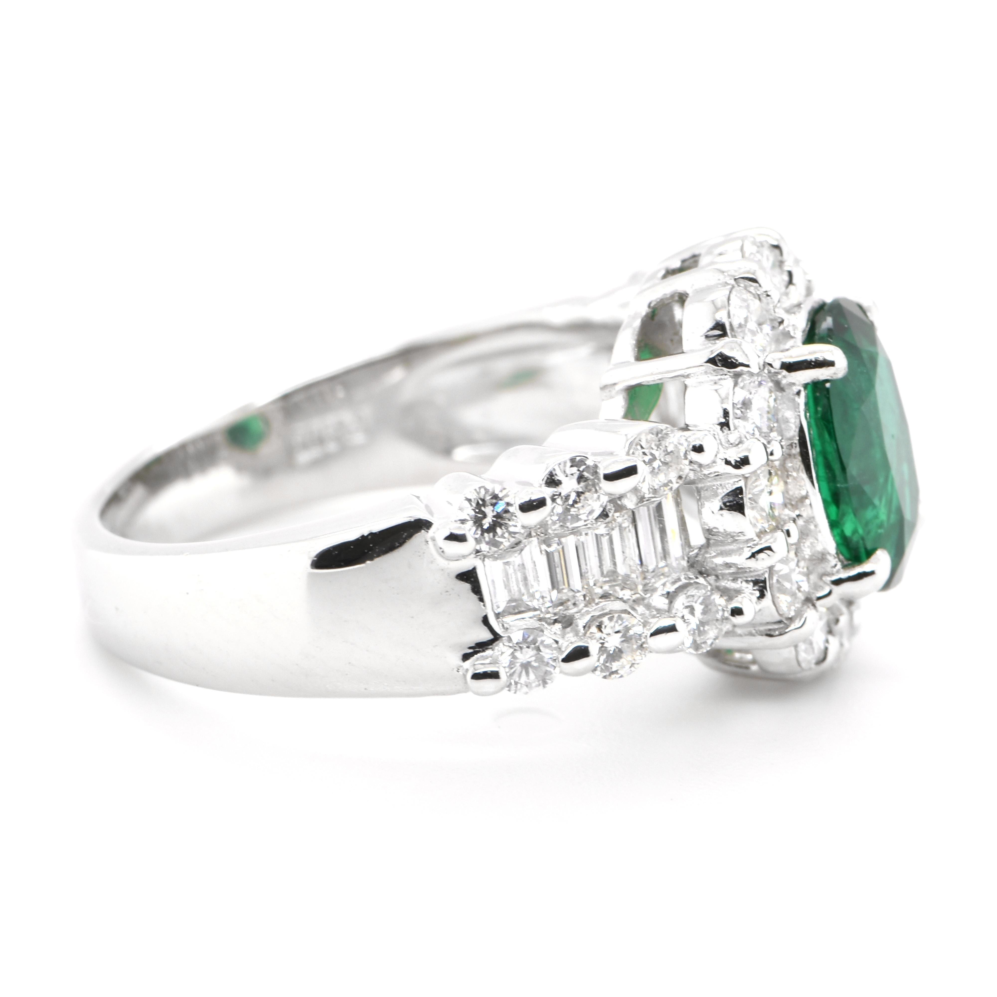 1.64 Carat Natural Emerald and Diamond Halo Ring Set in Platinum In New Condition In Tokyo, JP