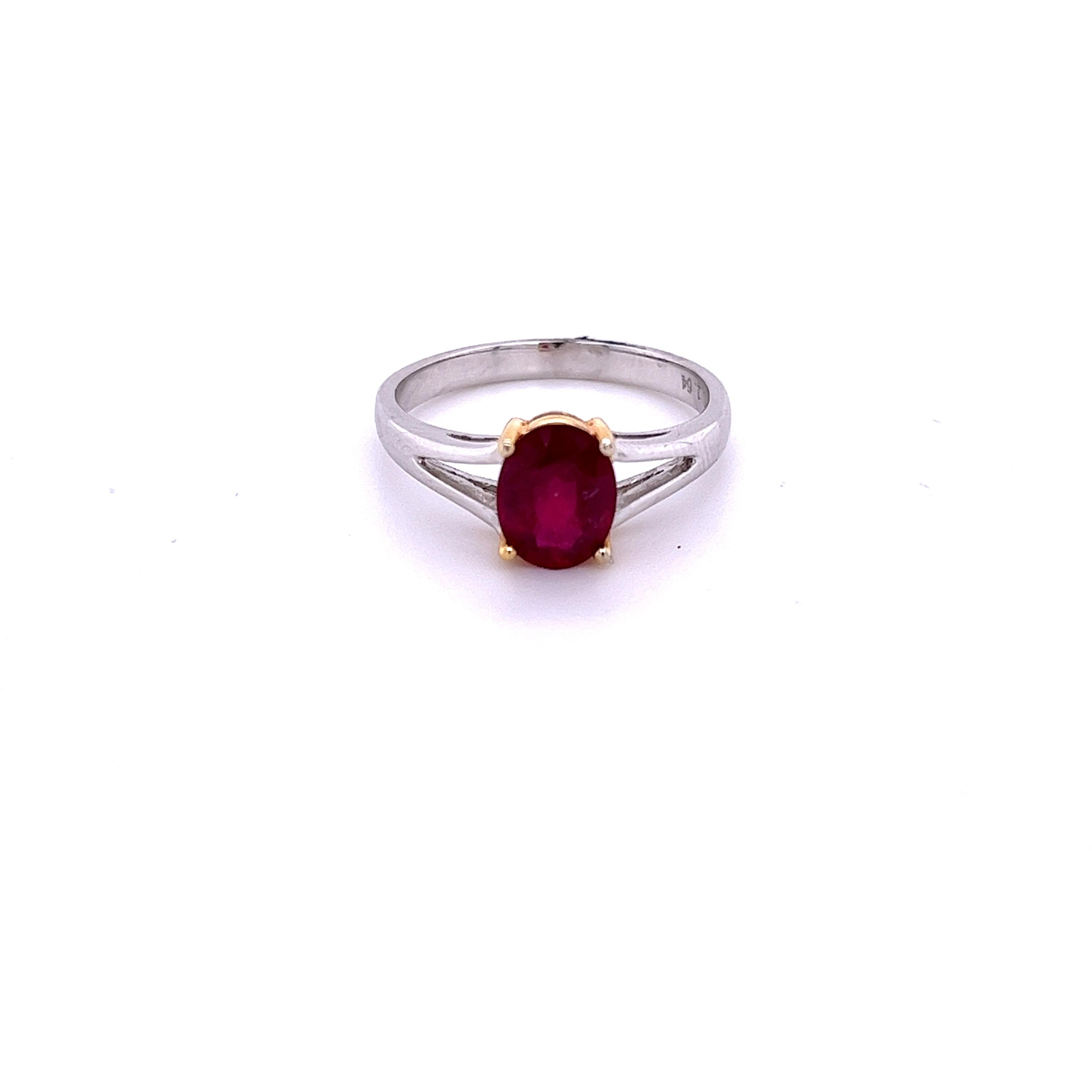 1.64 Carat Oval Cut Ruby Solitaire Split Shank 14K White Gold Ring In New Condition For Sale In Miami, FL