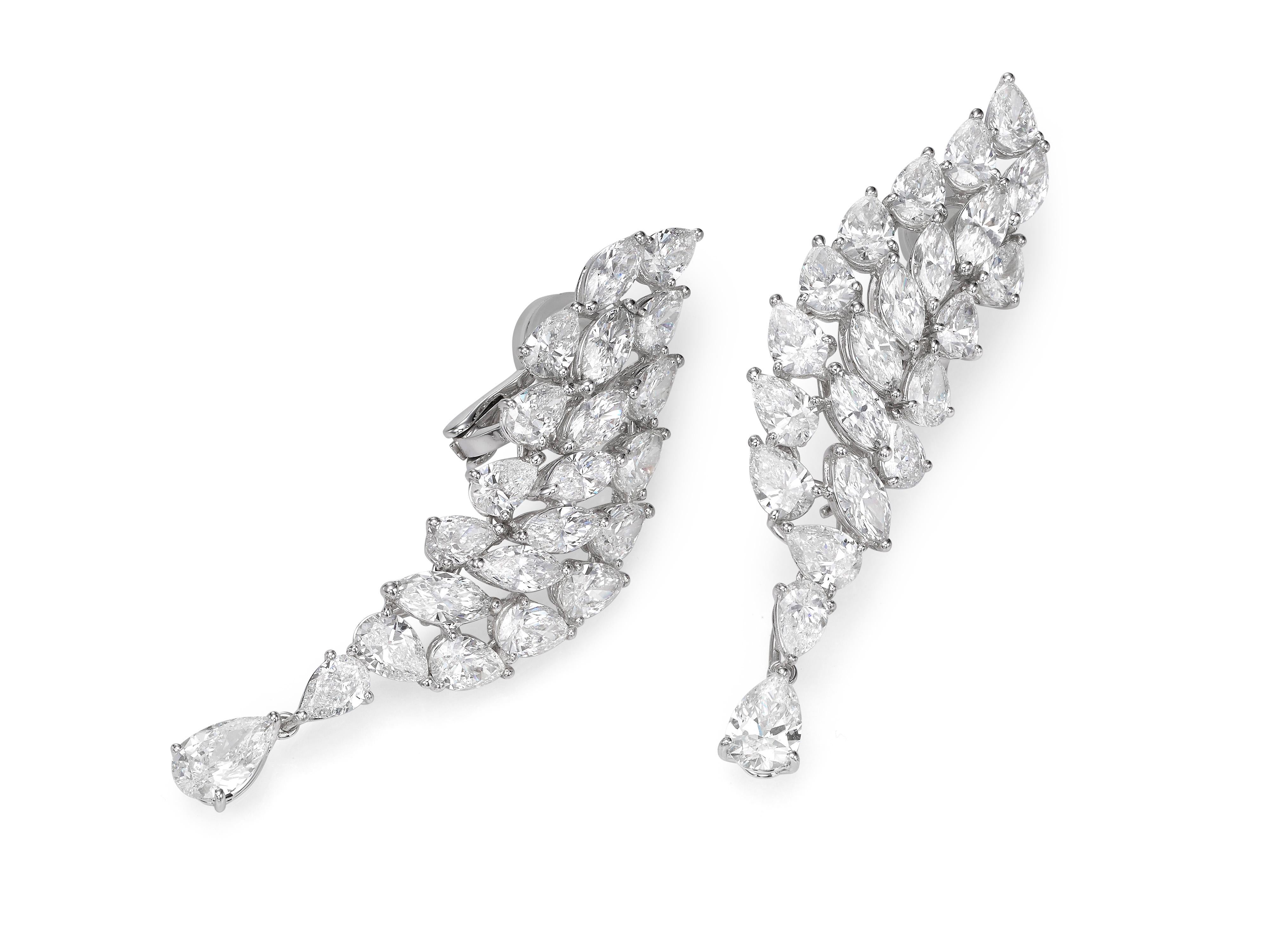 Contemporary 16.4 Carat Pear Marquise Diamond 18 Karat White Gold Chandelier Earrings