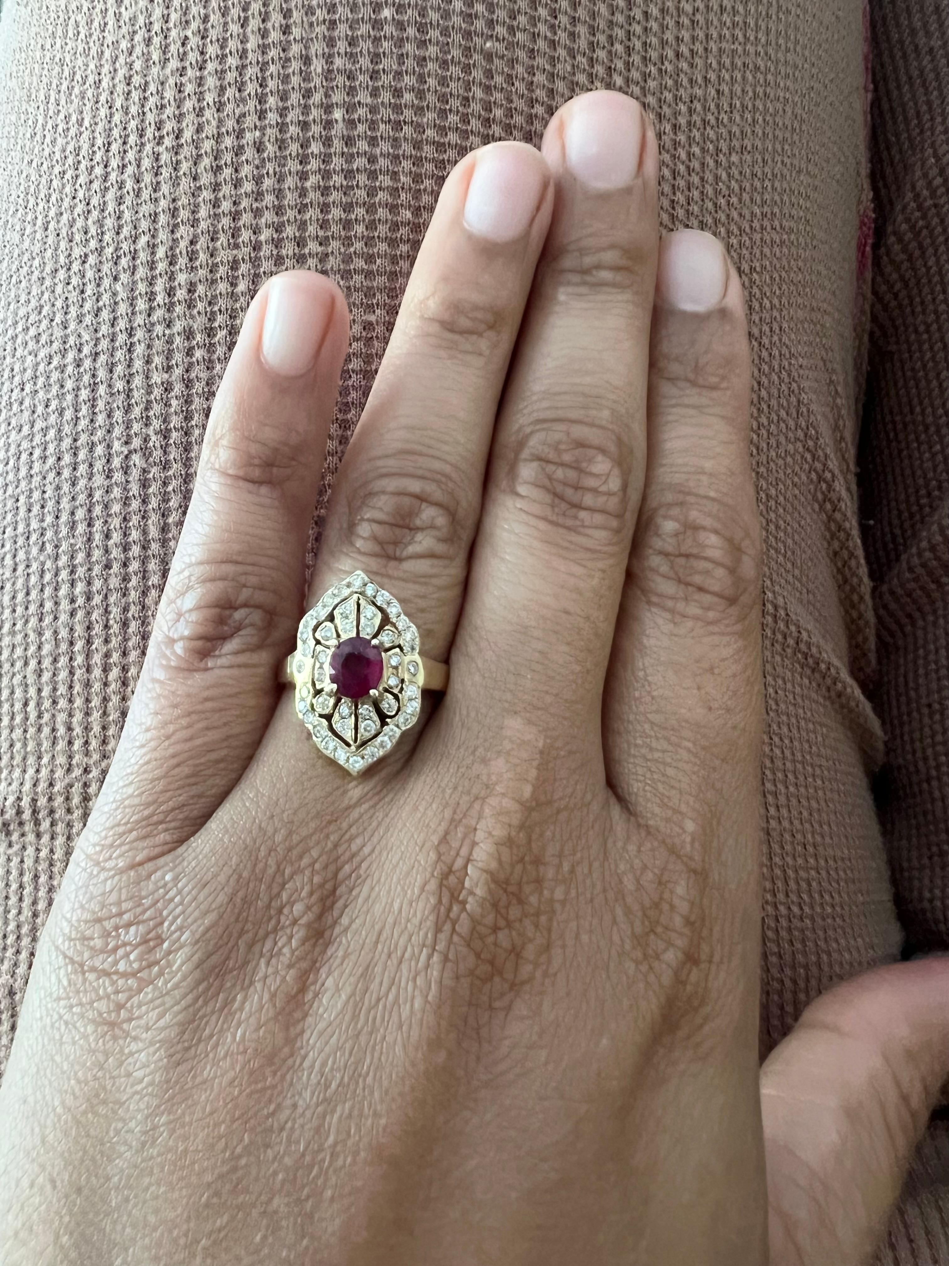 1.64 Carat Ruby Diamond Yellow Gold Victorian Style Ring In New Condition For Sale In Los Angeles, CA