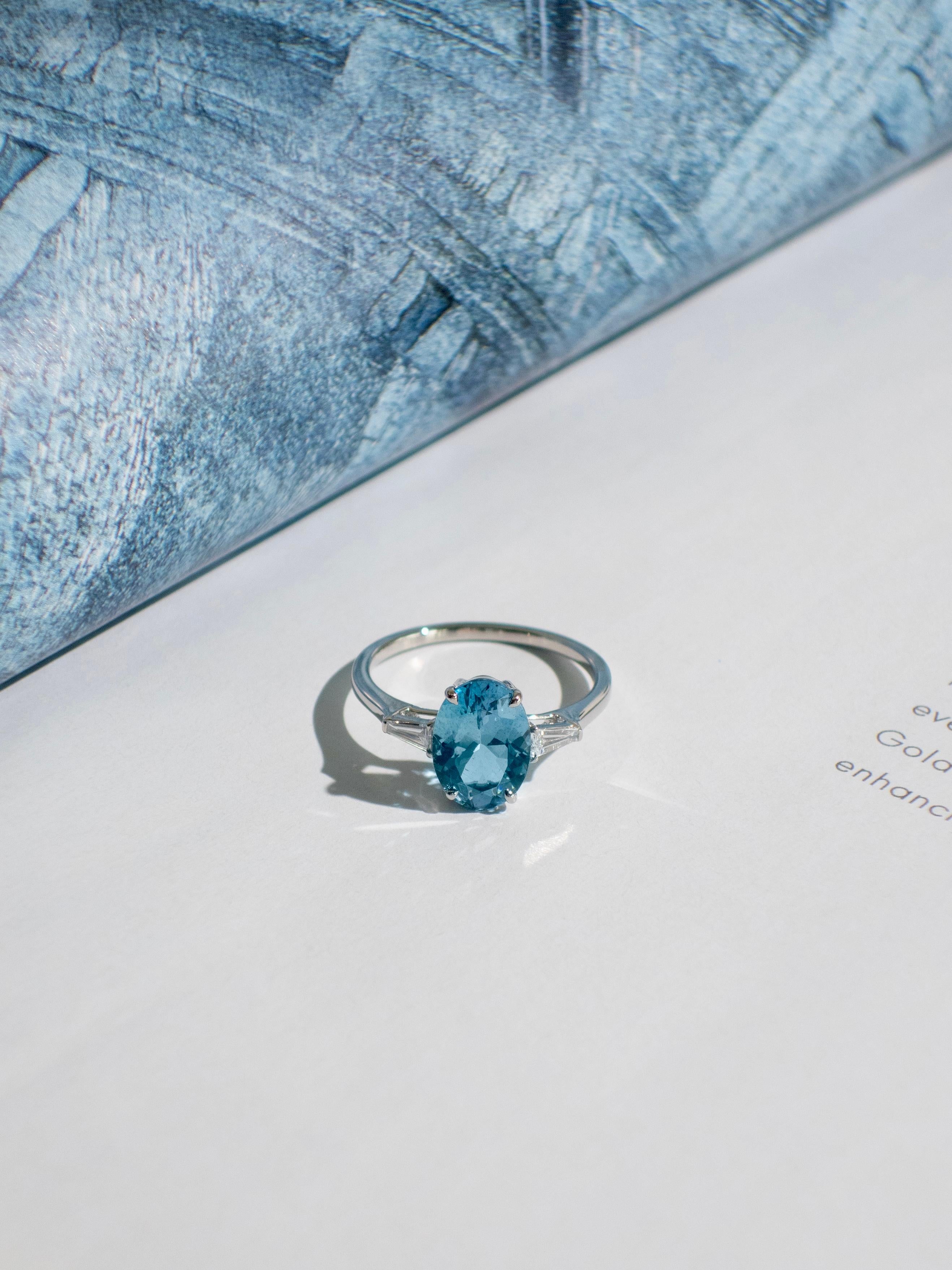 Women's 1.64 Carat Vivid Blue Aquamarine and Diamond Ring in 18k White Gold For Sale