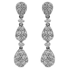Boucles d'oreilles en or blanc avec diamants blancs de 1.64 carat
