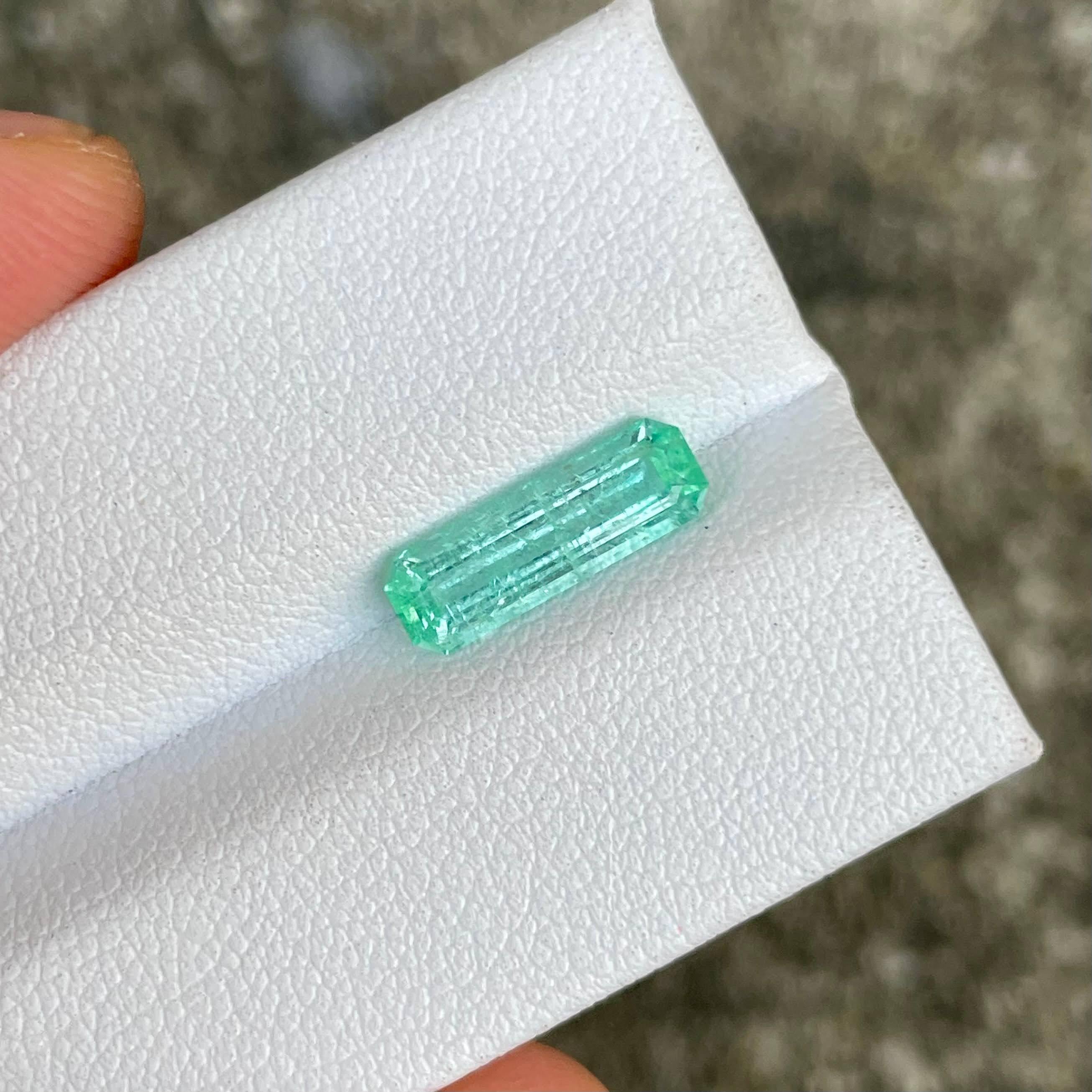 1.64 Karat Smaragdstein Smaragdschliff Natürlicher Edelstein aus Afghanistan (Moderne) im Angebot