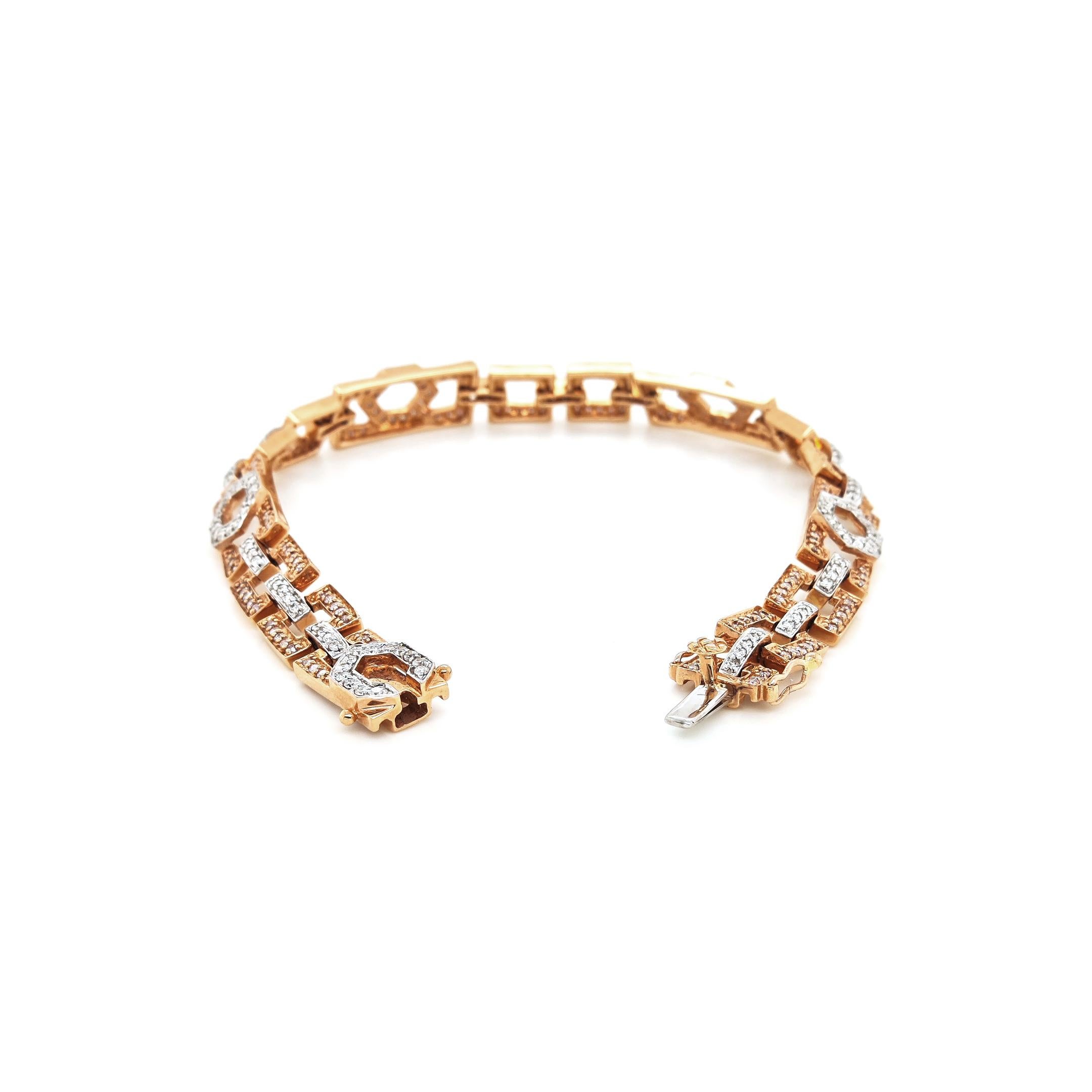 Taglio rotondo Bracciale in oro rosa con diamanti bianchi e rosa da 1,64 carati in vendita