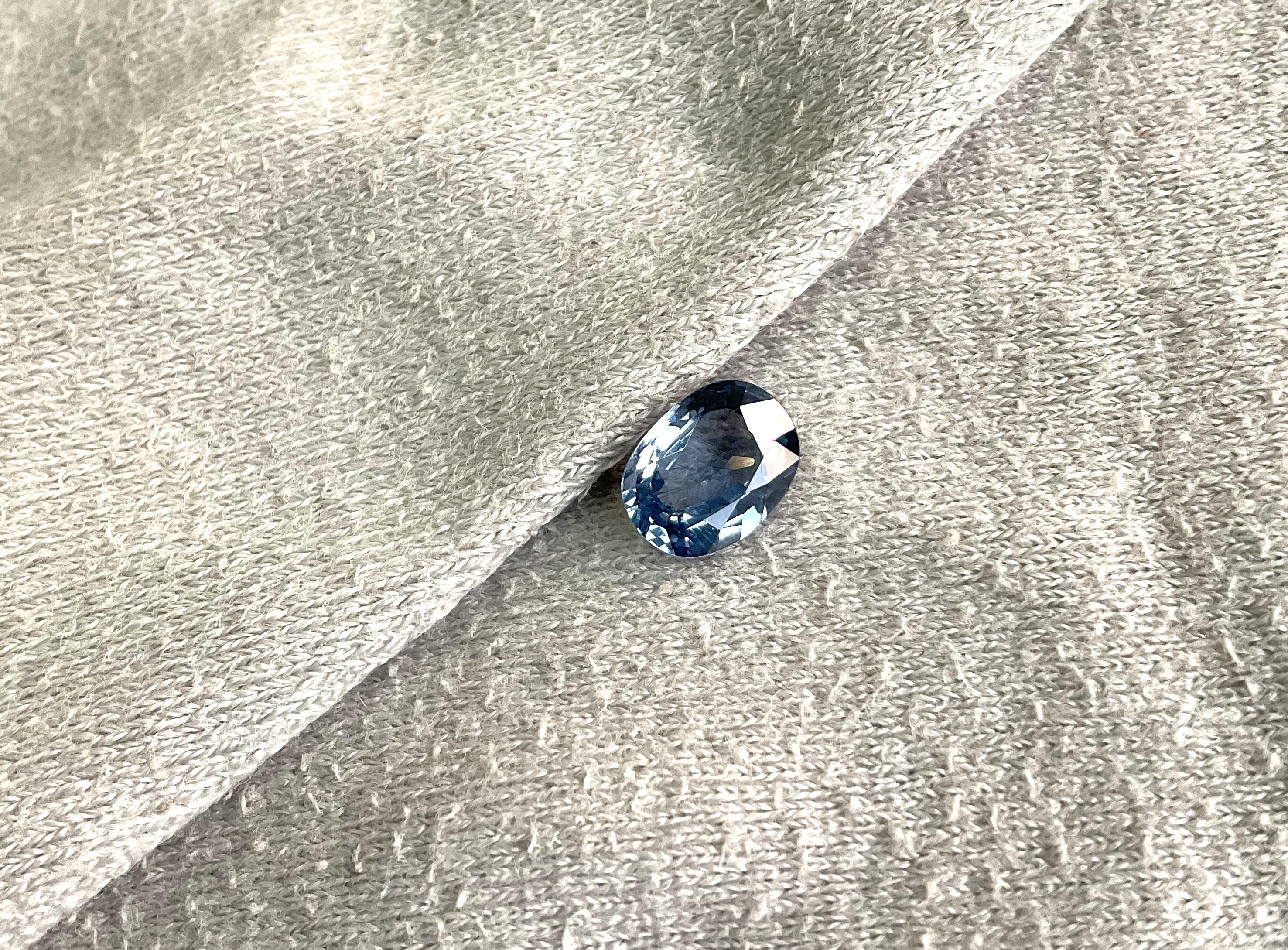 Spinelle bleu de Tanzanie à facettes ovales de 1,64 carat, pierre naturelle pour la haute joaillerie en vente 1