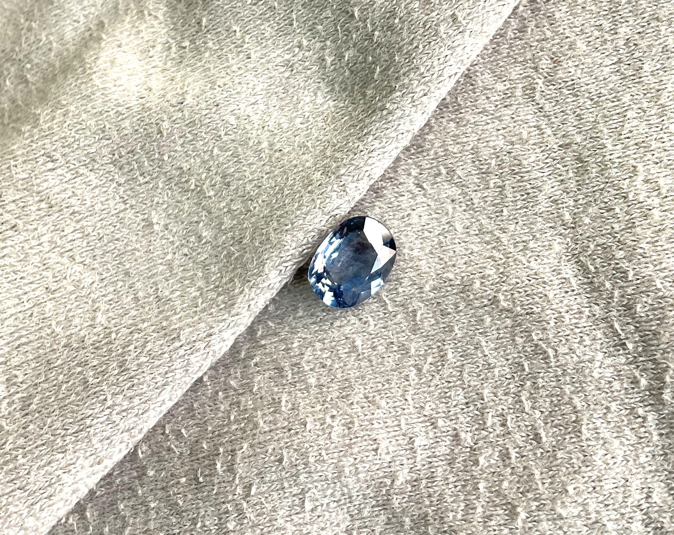 Spinelle bleu de Tanzanie à facettes ovales de 1,64 carat, pierre naturelle pour la haute joaillerie en vente 2