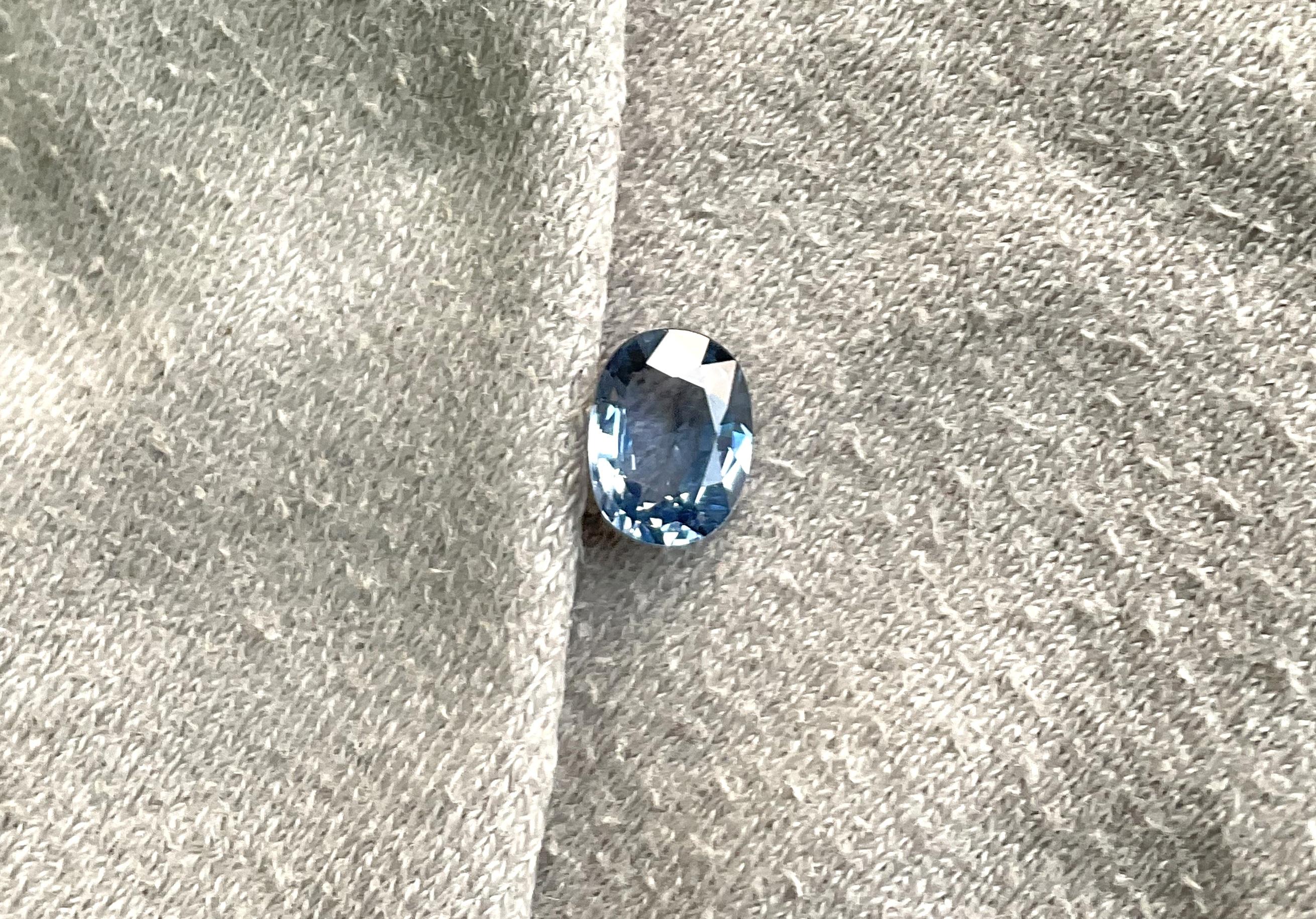 Spinelle bleu de Tanzanie à facettes ovales de 1,64 carat, pierre naturelle pour la haute joaillerie en vente 3