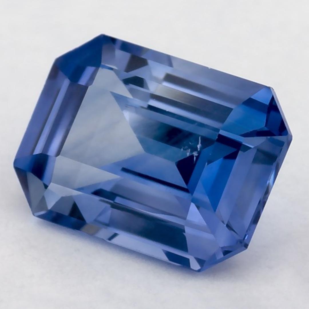 Una piedra de nacimiento de septiembre muy preciosa con un encantador color azul. Se cree que traen buena suerte y fortuna a la vida.

Explora la vibrante colección de esmeraldas, rubíes y zafiros de nuestra tienda, disponibles como gemas sueltas y