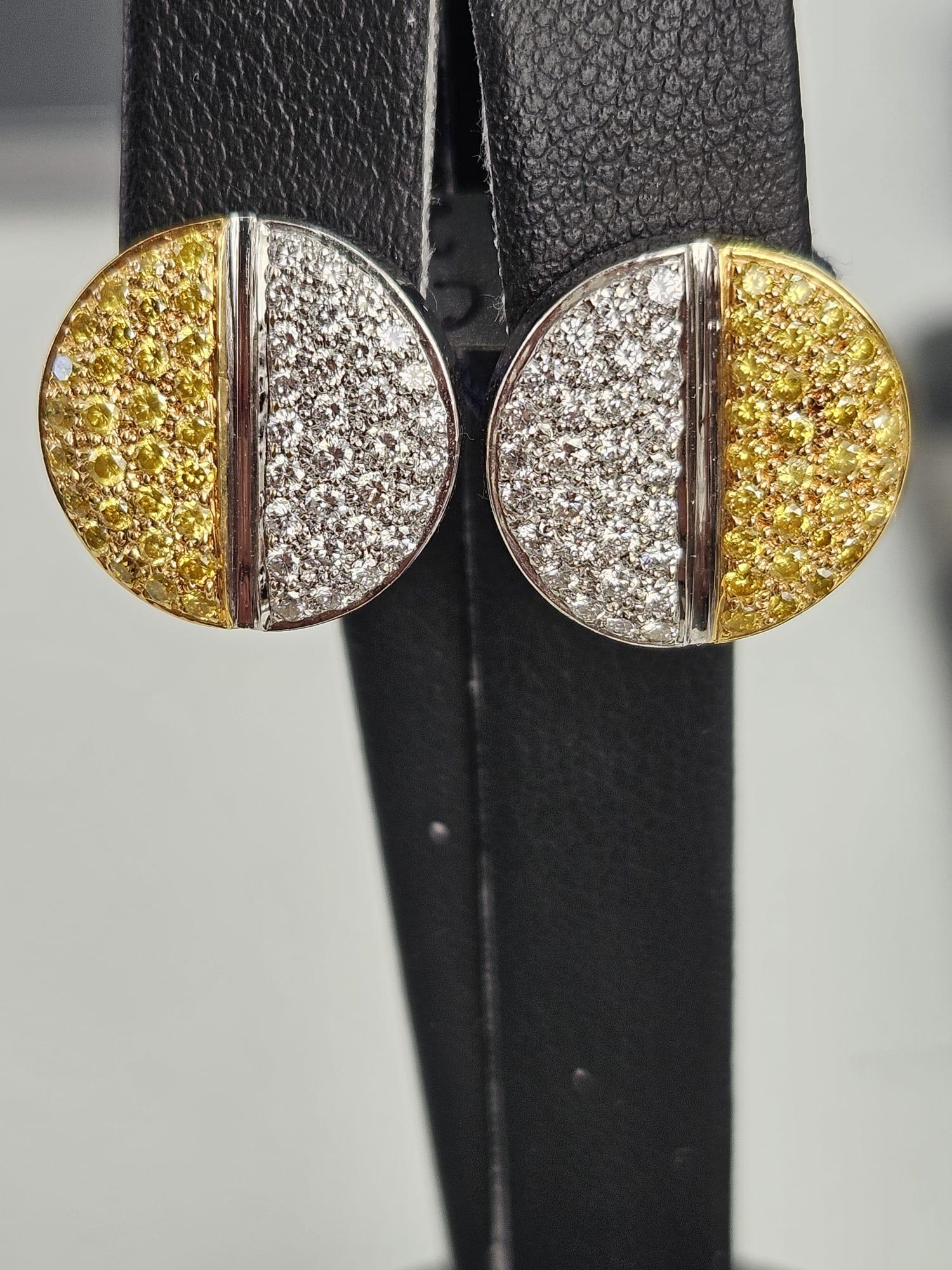 1.64 Ct Canary and White Semi Circle Round Earrings In New Condition For Sale In New York, NY