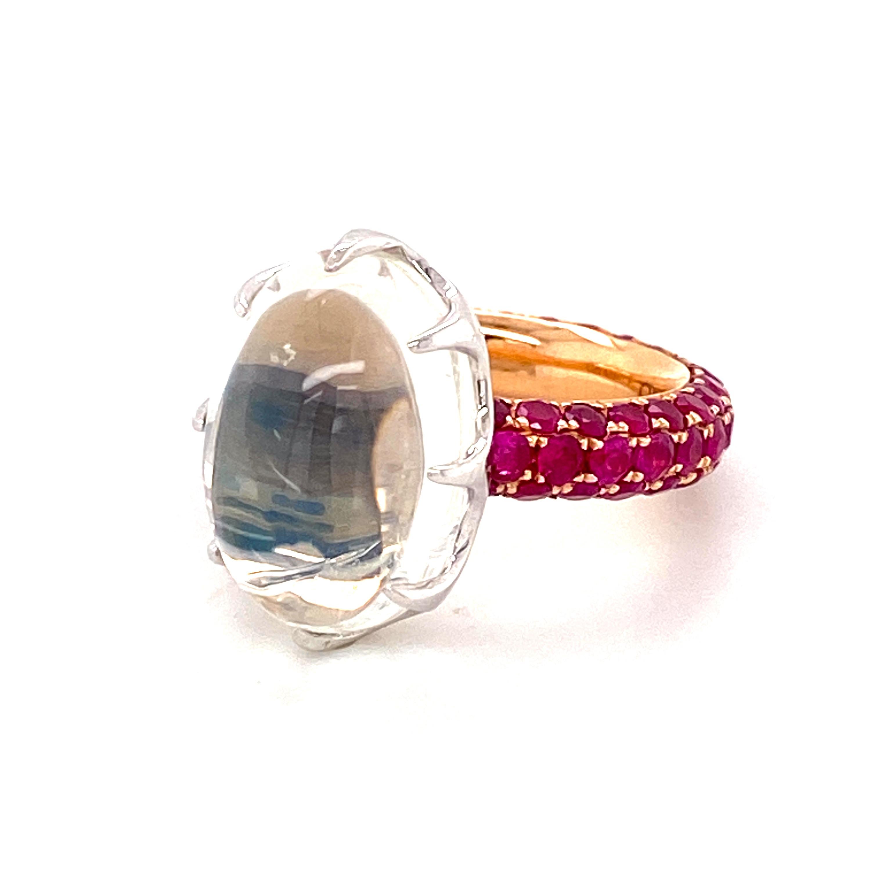 Contemporary 16.40 Carat Moonstone and Vivid Red Ruby Gold Cocktail Ring For Sale