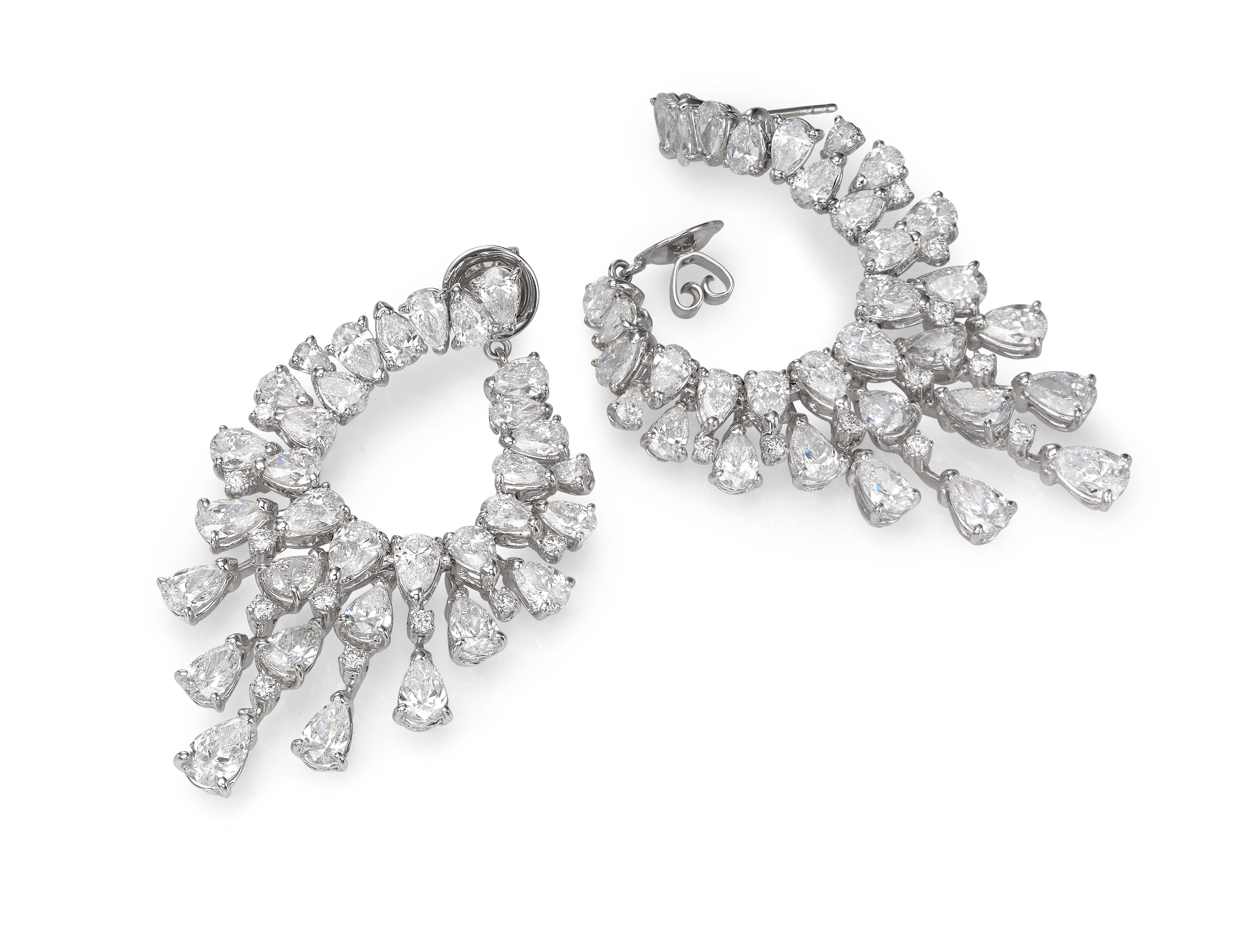 Contemporary 16.41 Carat Pear Drop Diamond 18 Karat White Gold Chandelier Earring