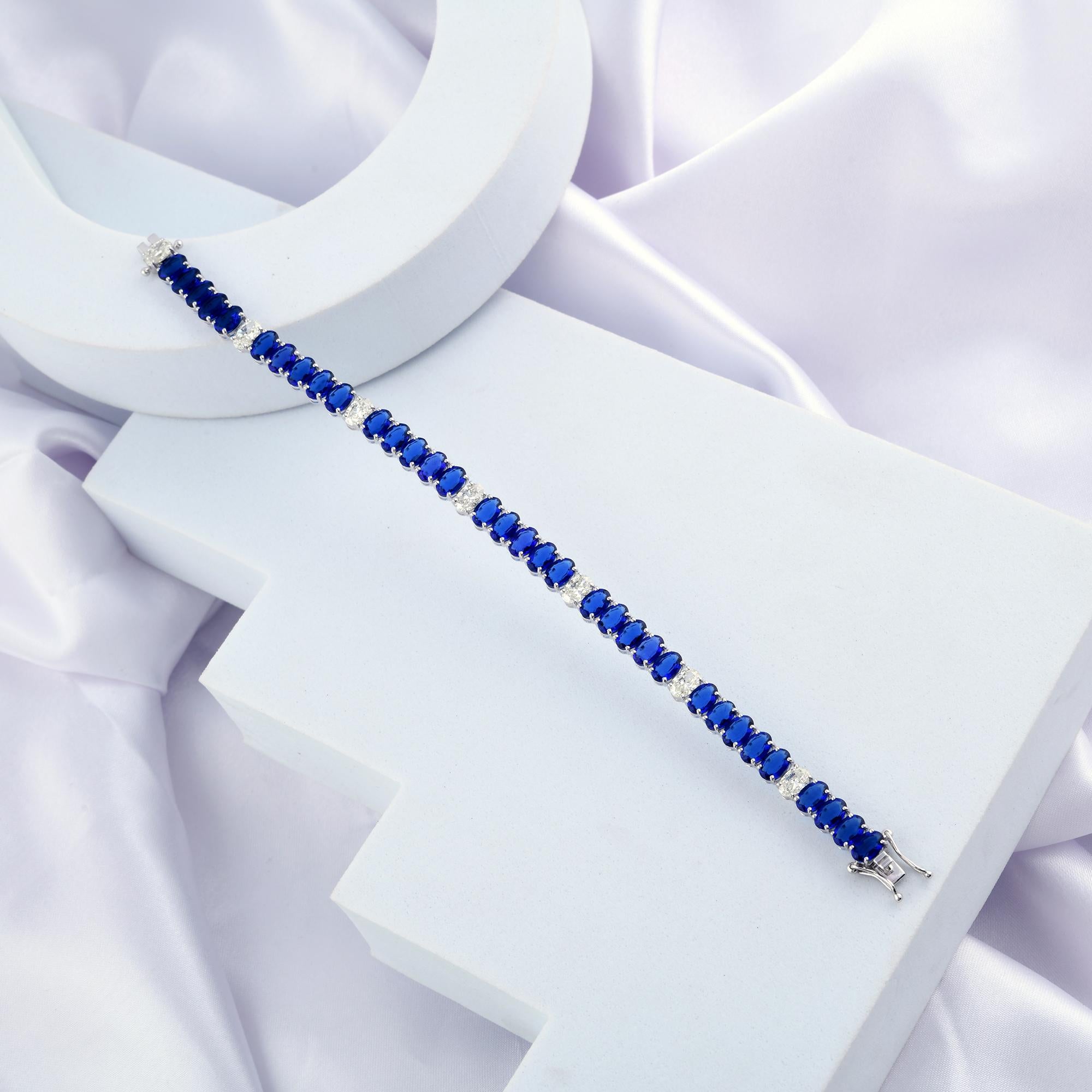 Art Déco Bracciale tennis con diamanti e zaffiro blu naturale da 16,44 TCW in oro bianco 14 carati in vendita