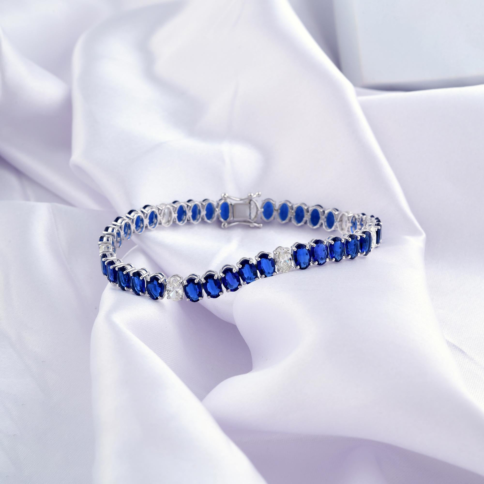 Taglio ovale Bracciale tennis con diamanti e zaffiro blu naturale da 16,44 TCW in oro bianco 14 carati in vendita