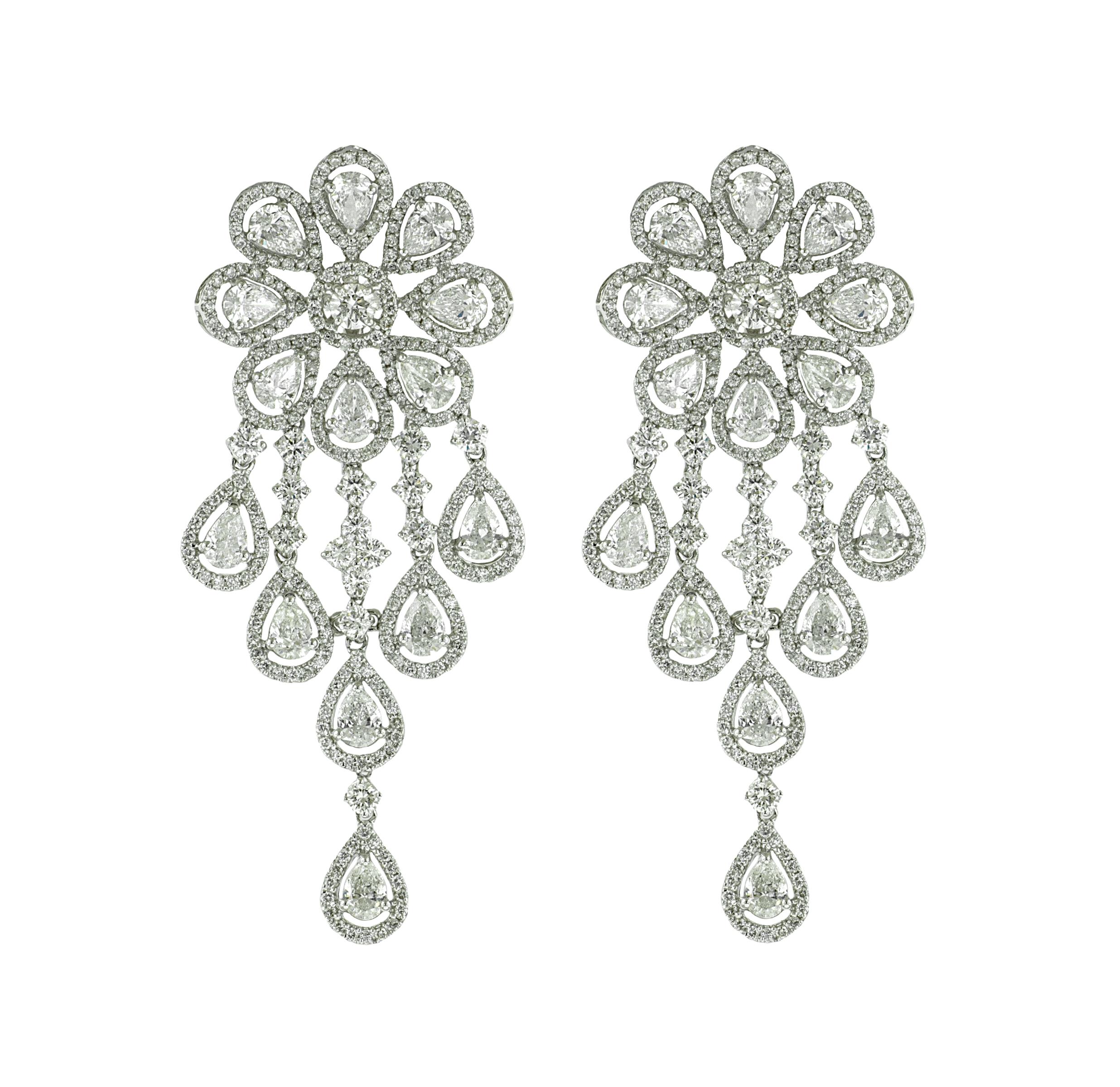 16.45 Carat Chandelier Diamond Earrings In New Condition For Sale In New York, NY