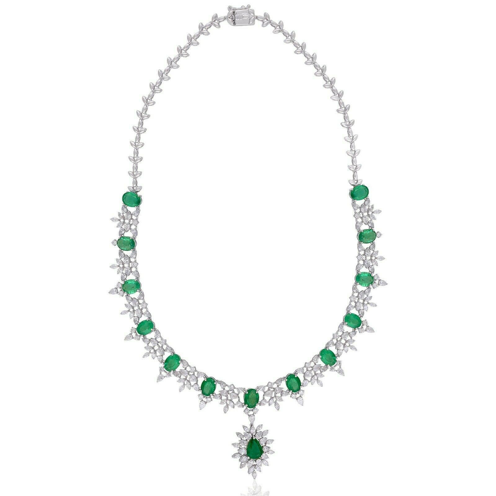 Modern 16.48 Carat Oval Zambian Emerald 14 Karat Gold Diamond Necklace For Sale