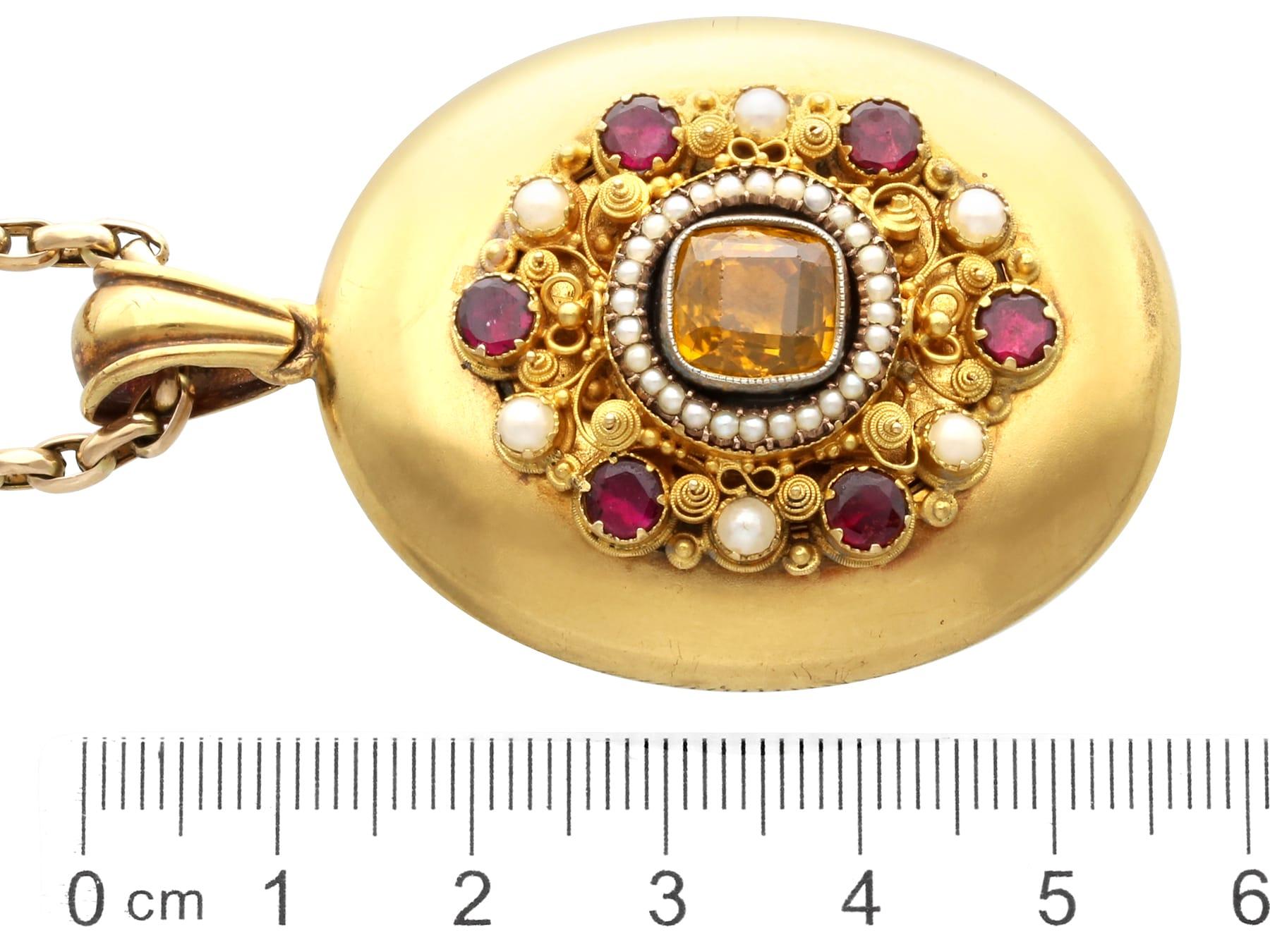 1.64Ct Citrine, 1.82Ct Garnet, Pearl, Seed Pearl and 18k Yellow Gold Locket For Sale 2