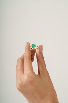 Anello solitario con castone con smeraldo ovale naturale dello Zambia da 1,64 carati in oro giallo 18 carati