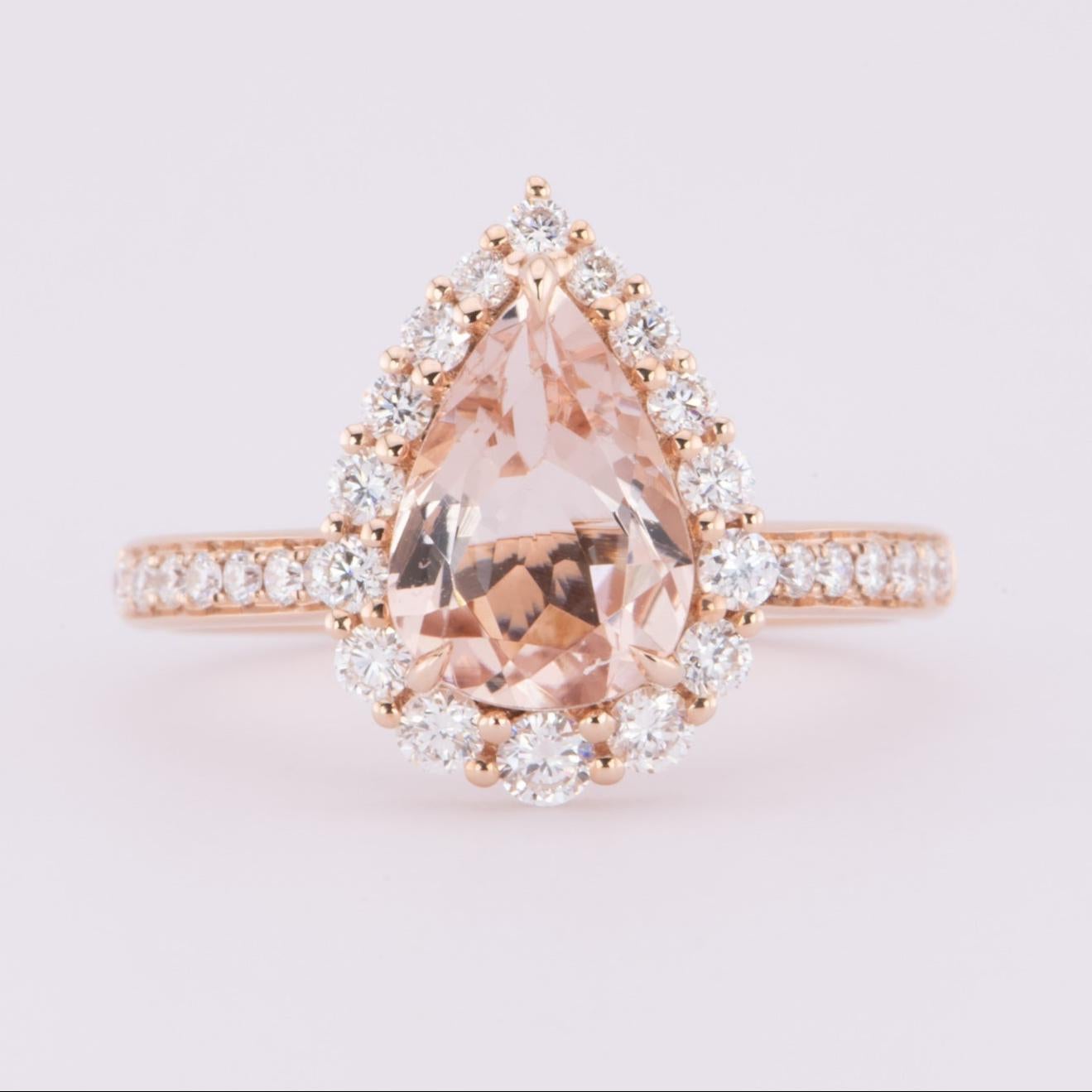 ♥ 1,64ct Zartrosa Morganit 14K Rose Gold Verlobungsring mit Diamant Halo
♥ Wunderschöne rosa Farbe!
♥ Der Artikel misst 14,8 mm in der Länge (Nord-Süd-Richtung), 10,8 mm in der Breite (Ost-West-Richtung) und steht 6,2 mm vom Finger ab. Die
