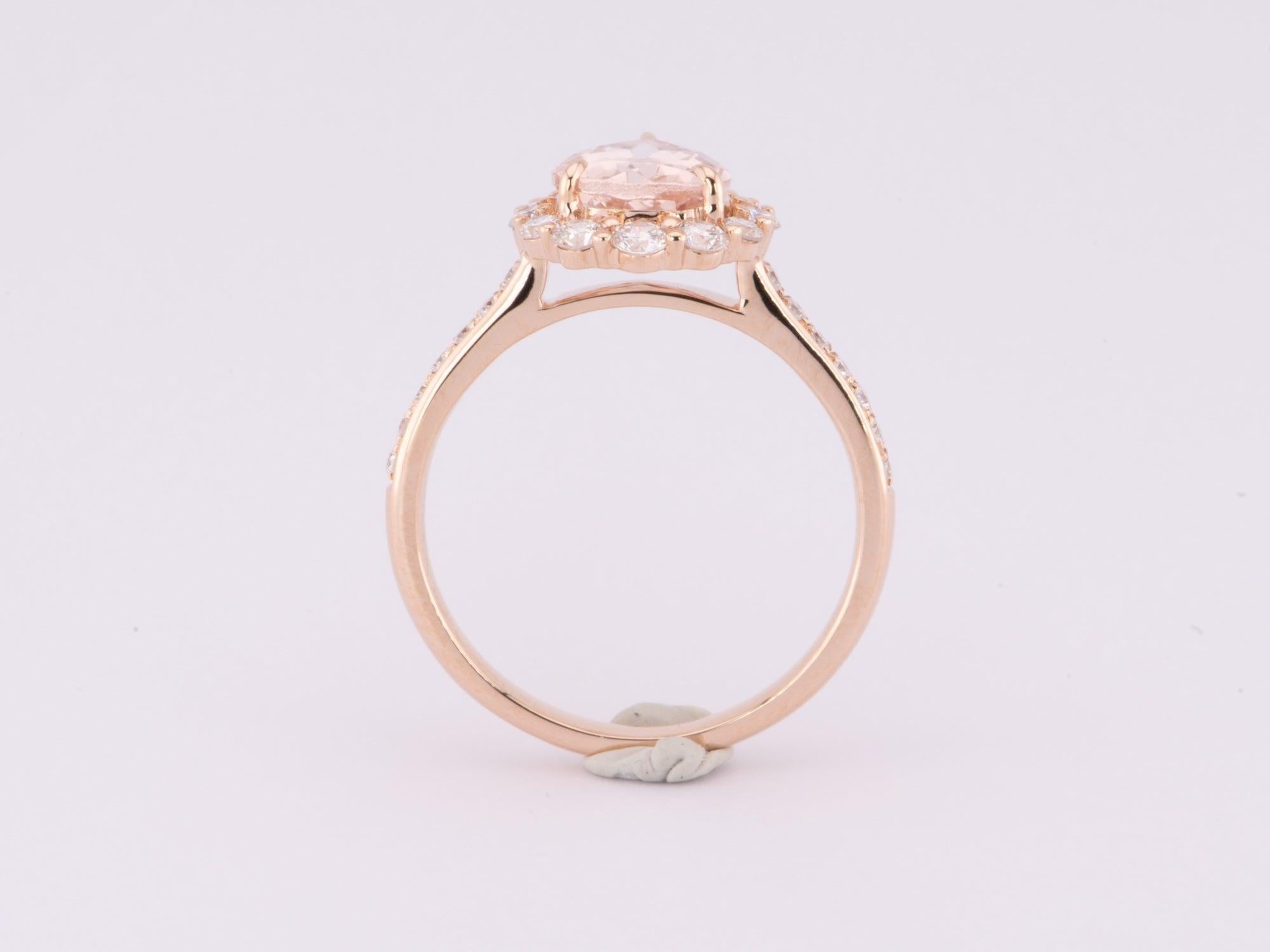 1,64ct Soft Pink Morganit 14K Rose Gold Verlobungsring mit Diamant Halo R6617 für Damen oder Herren im Angebot